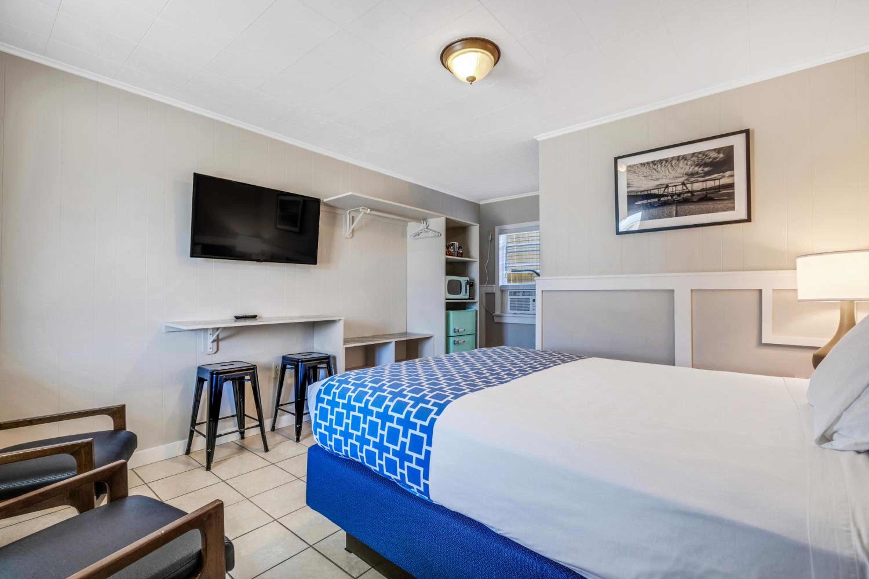 Dolphin Oceanfront Motel - Nags Head