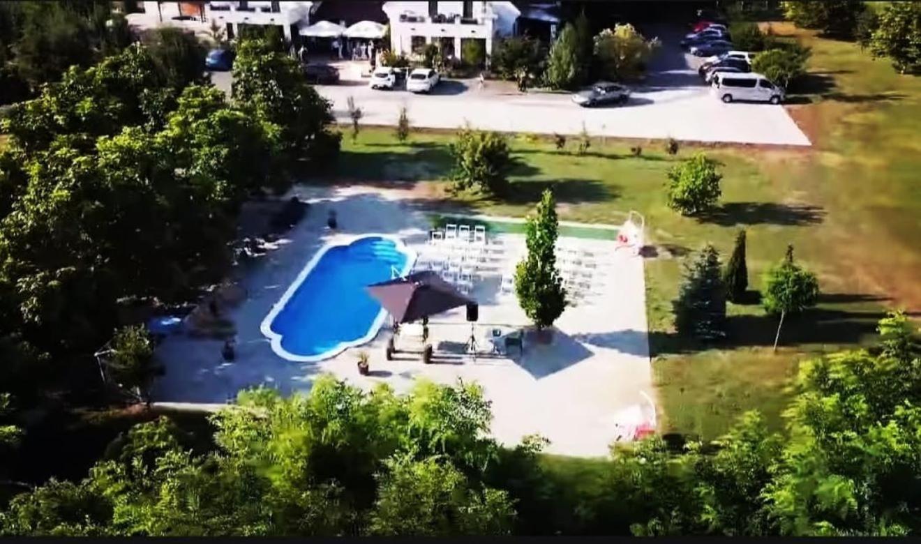 Caballus Lovasmajor Panzió view 3