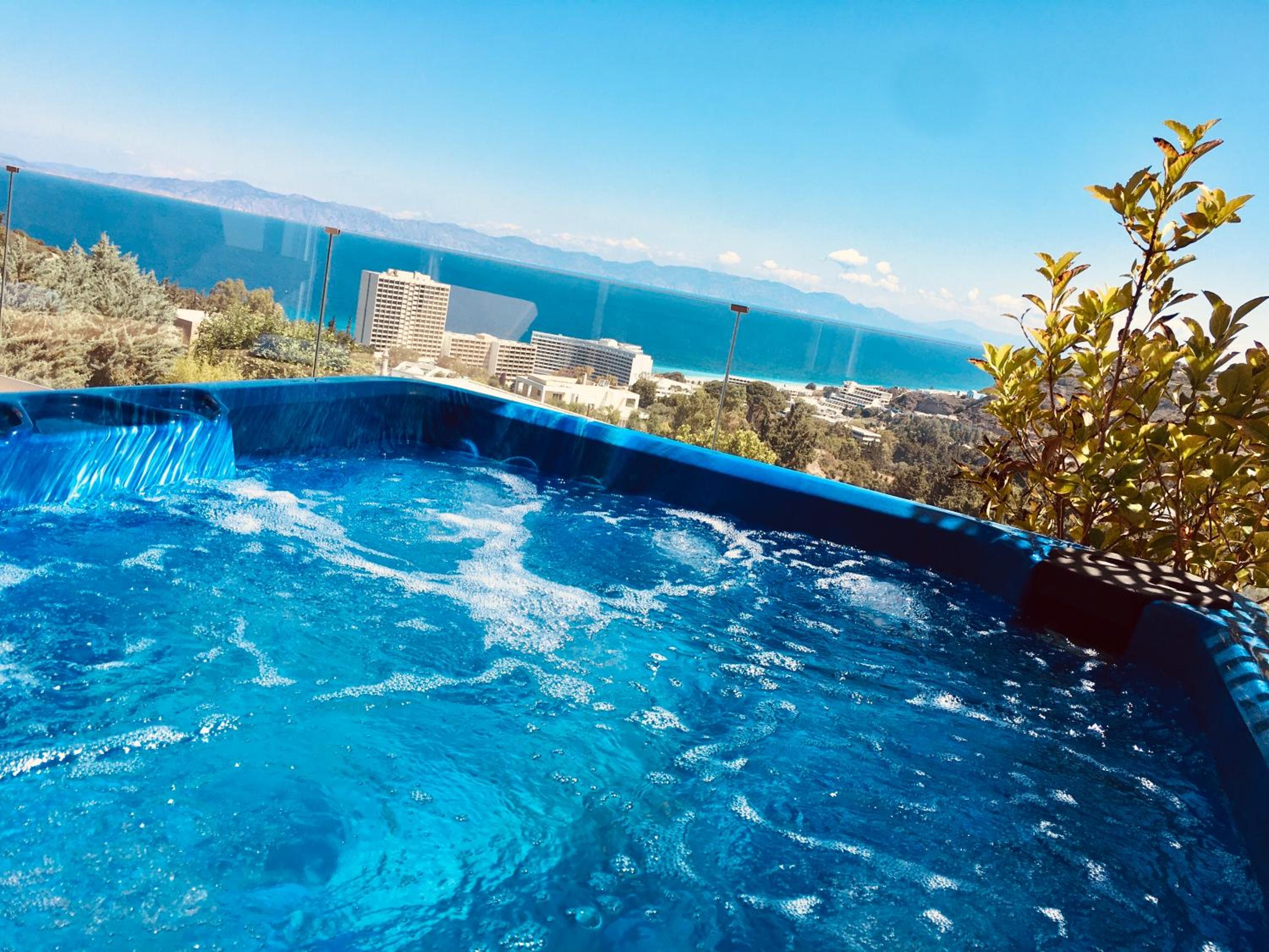 FlyViewFlatsBLUE PrivateHotTub with SeaView photo 5