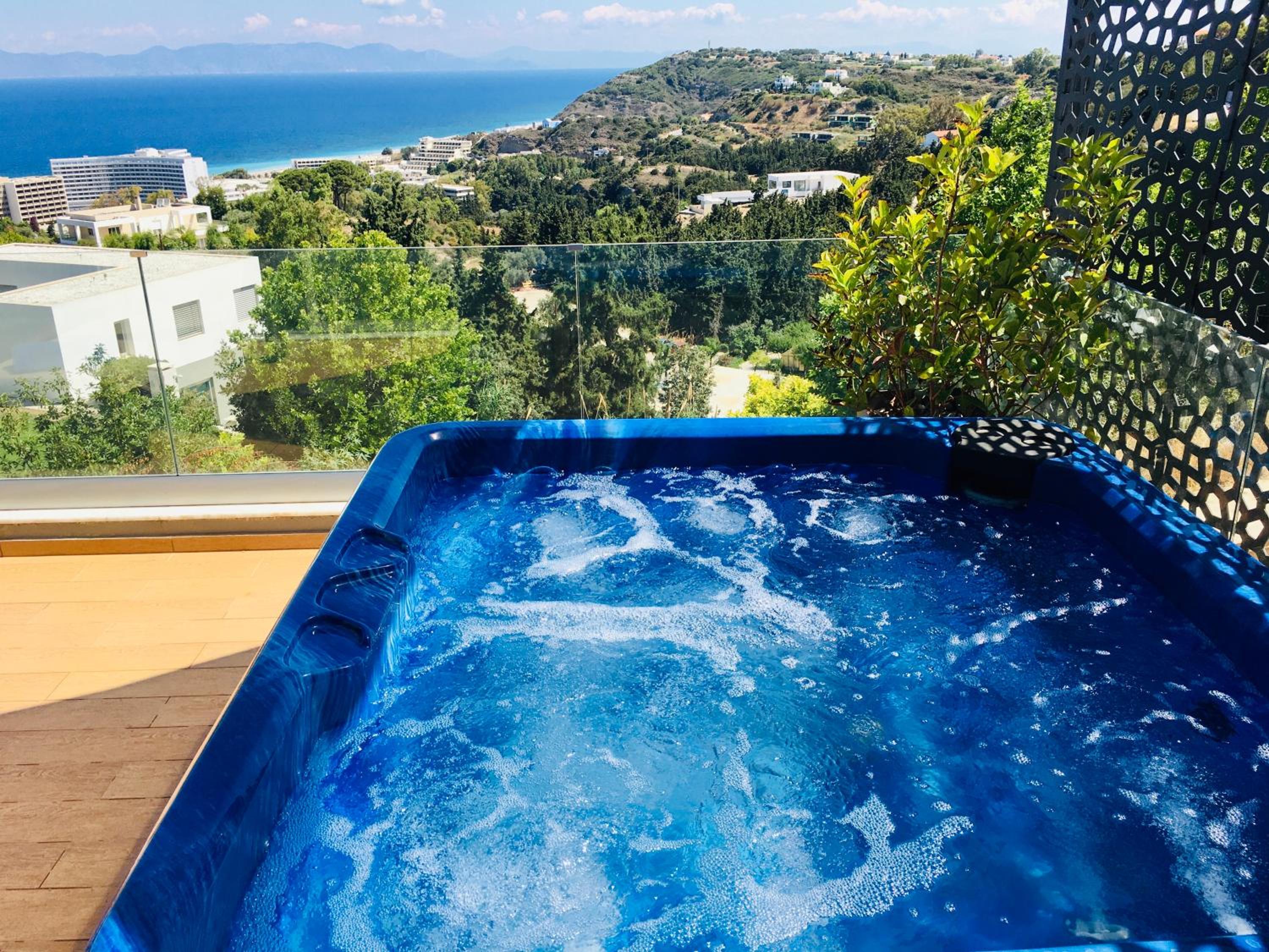 FlyViewFlatsBLUE PrivateHotTub with SeaView photo 2