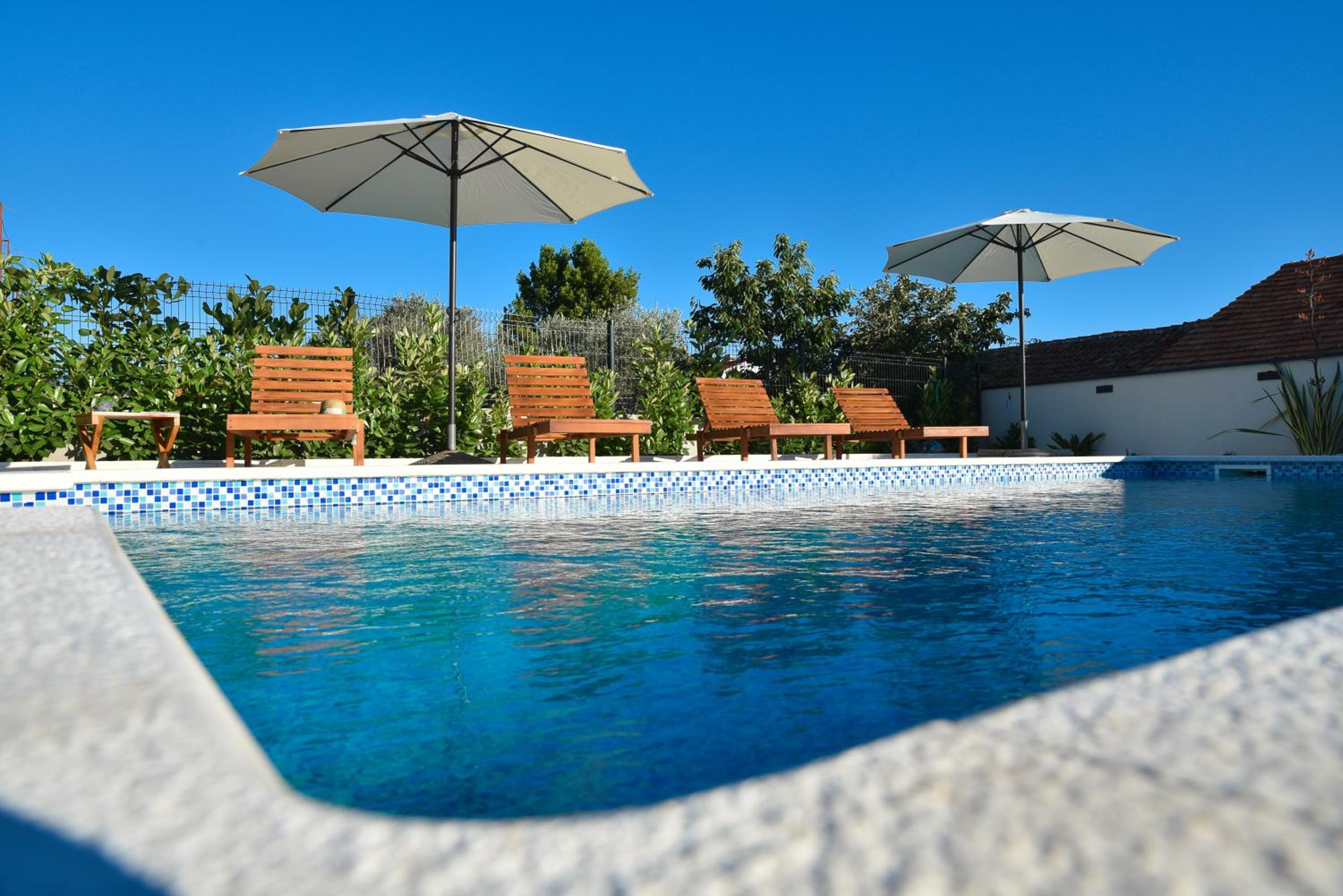 Villa Navita Augustinus with pool view 5
