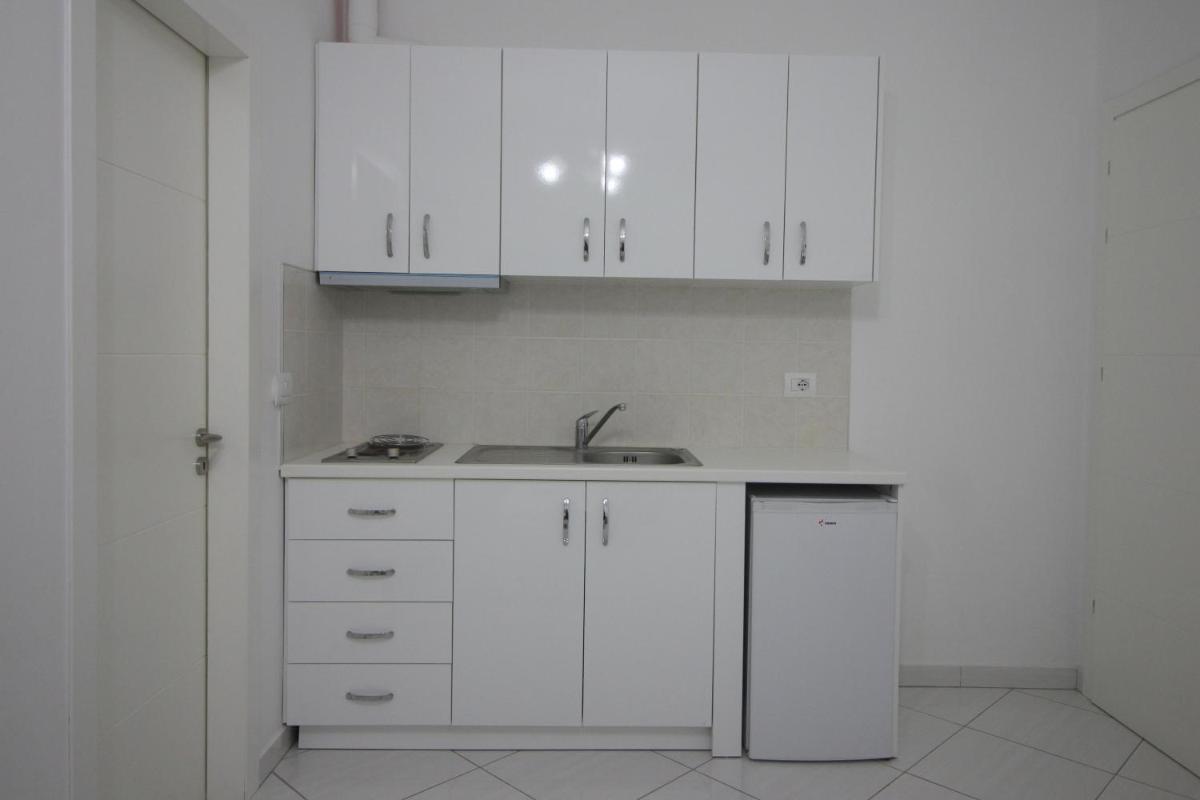 Eleana Apartments