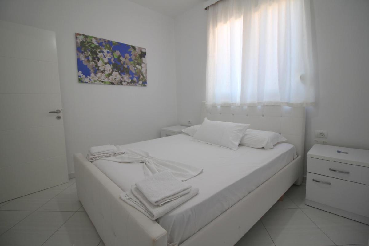 Eleana Apartments