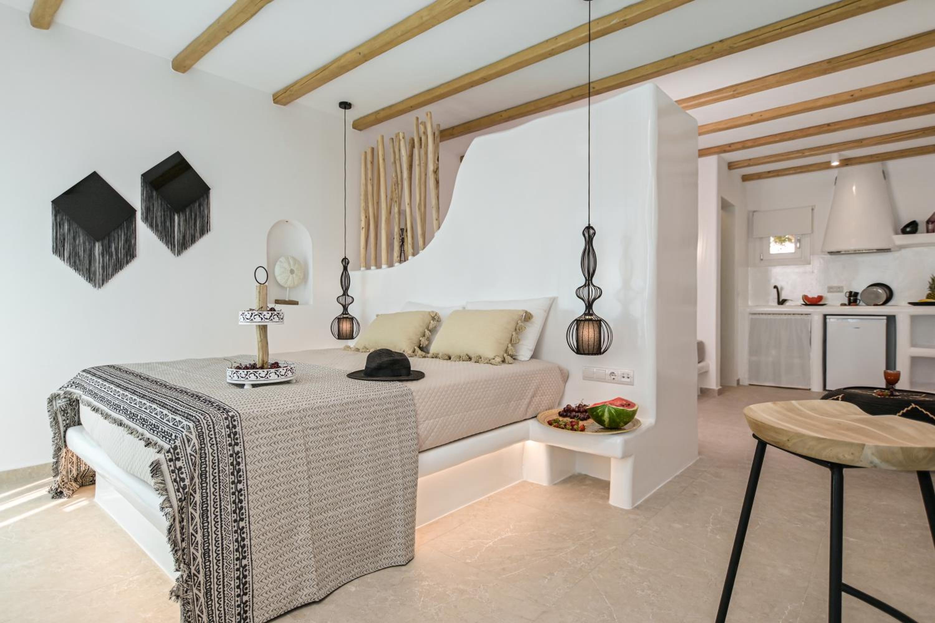 Alykes Studios & Suites