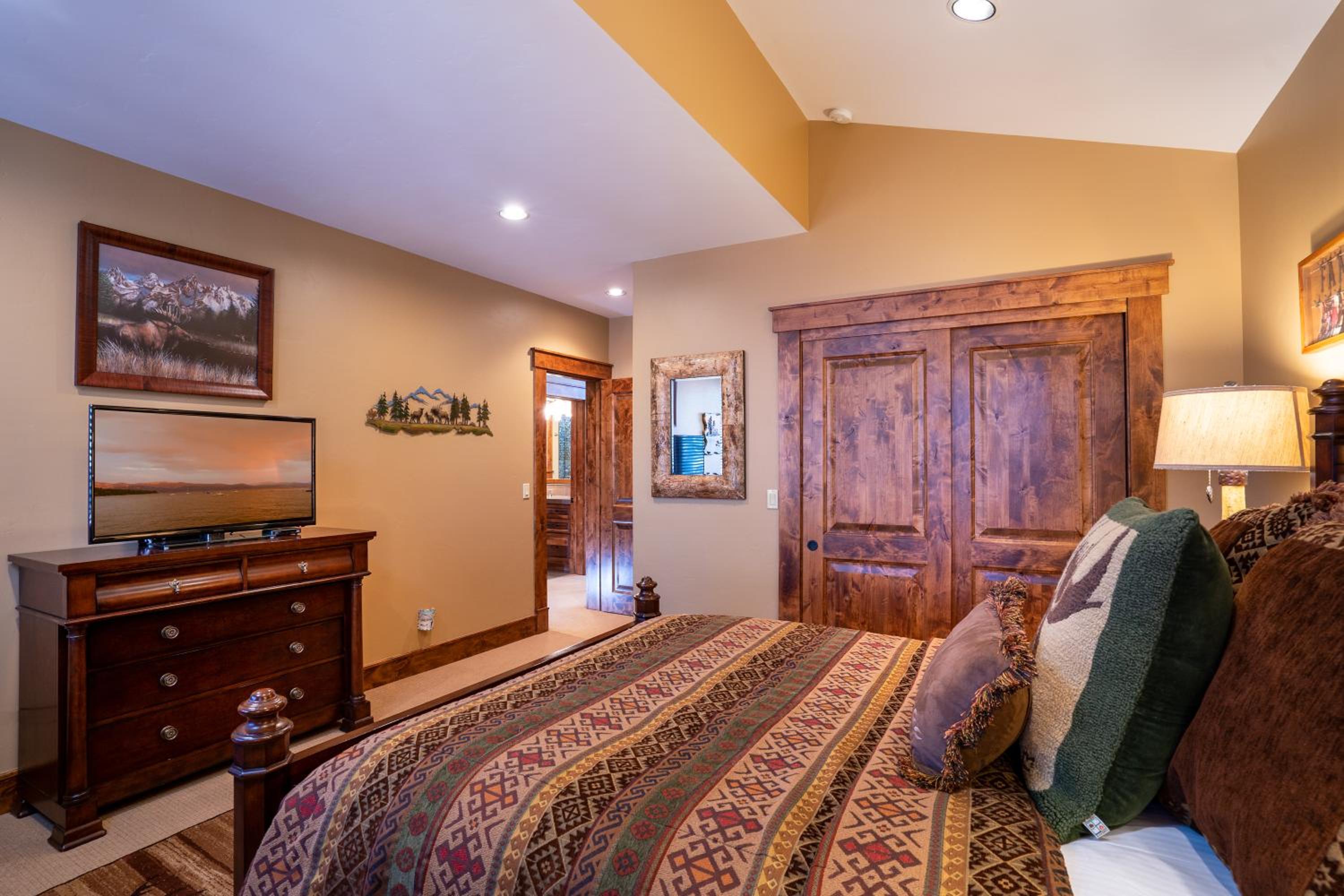 Lake Tahoe Vacations - Luxury 4BD Located at Old Greenwood! - Property Image 16