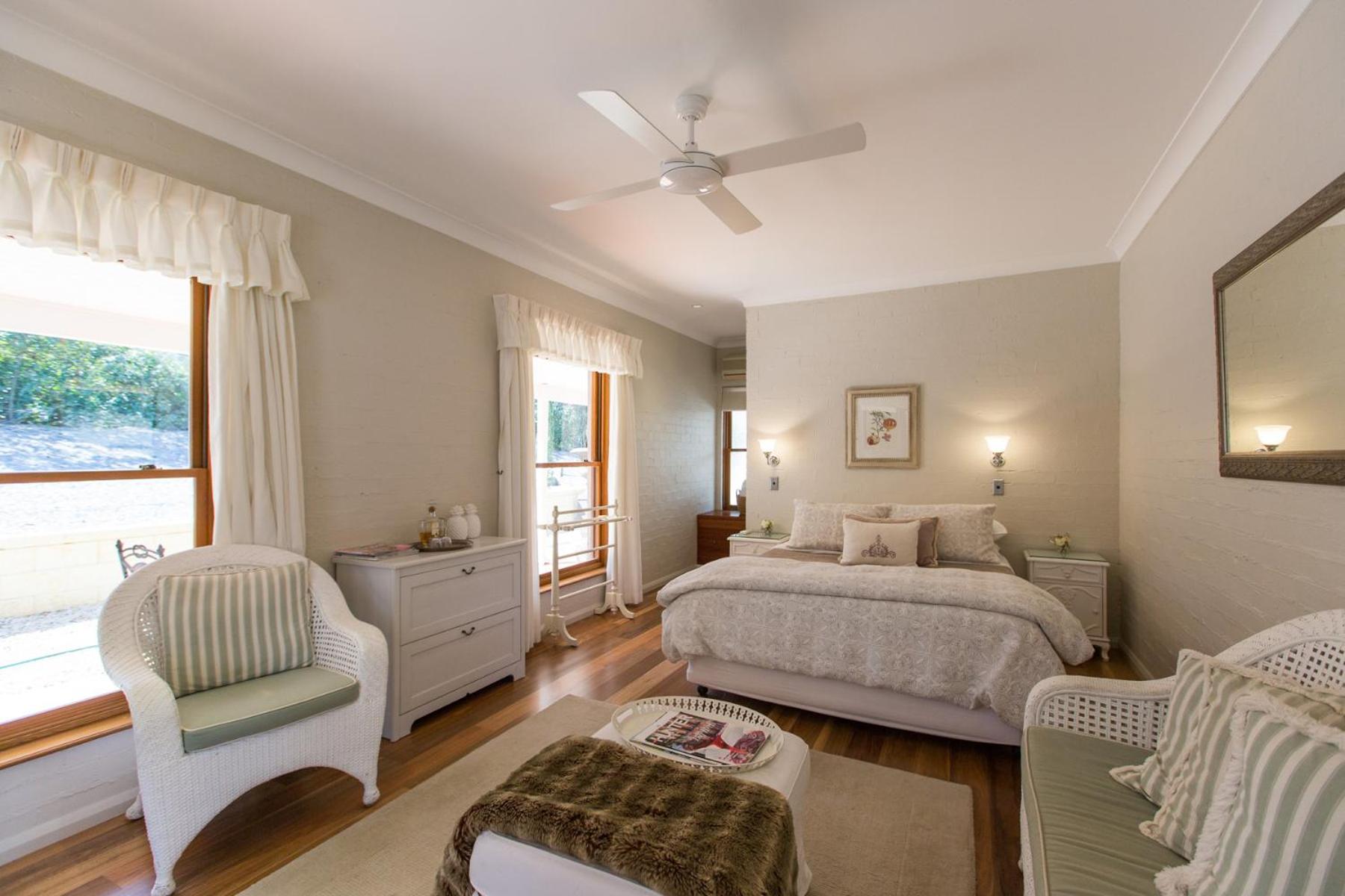 Thistle Hill Guesthouse - walk to many wineries and restaurants