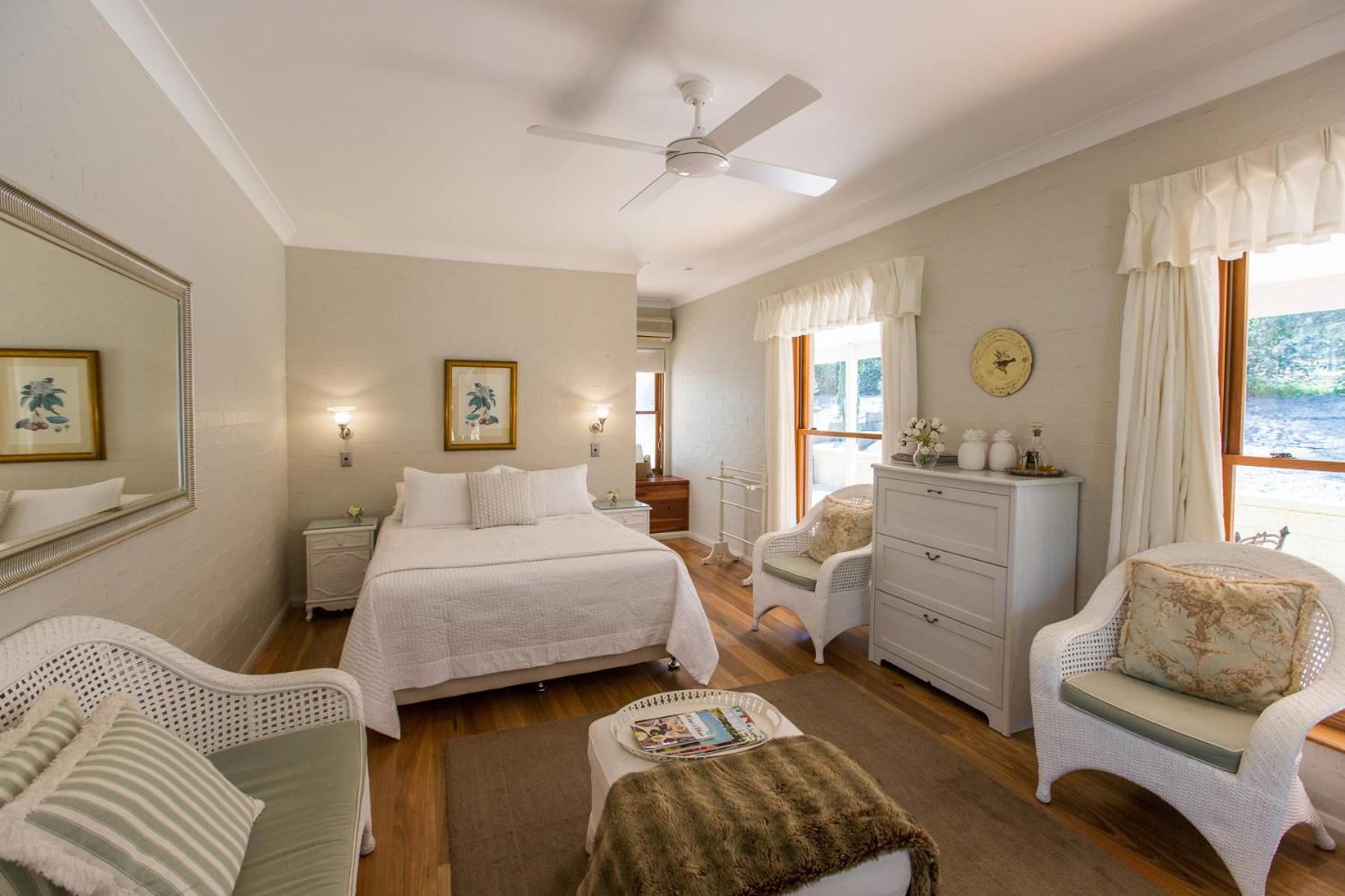 Thistle Hill Guesthouse - walk to many wineries and restaurants