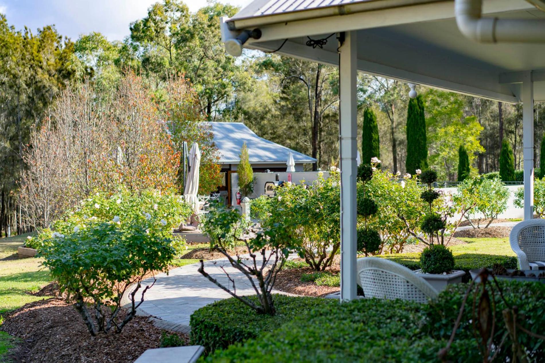 Thistle Hill Guesthouse - walk to many wineries and restaurants