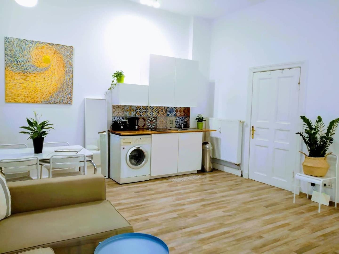 Cozy studio in Friedrichshain, 4 quiet guests only