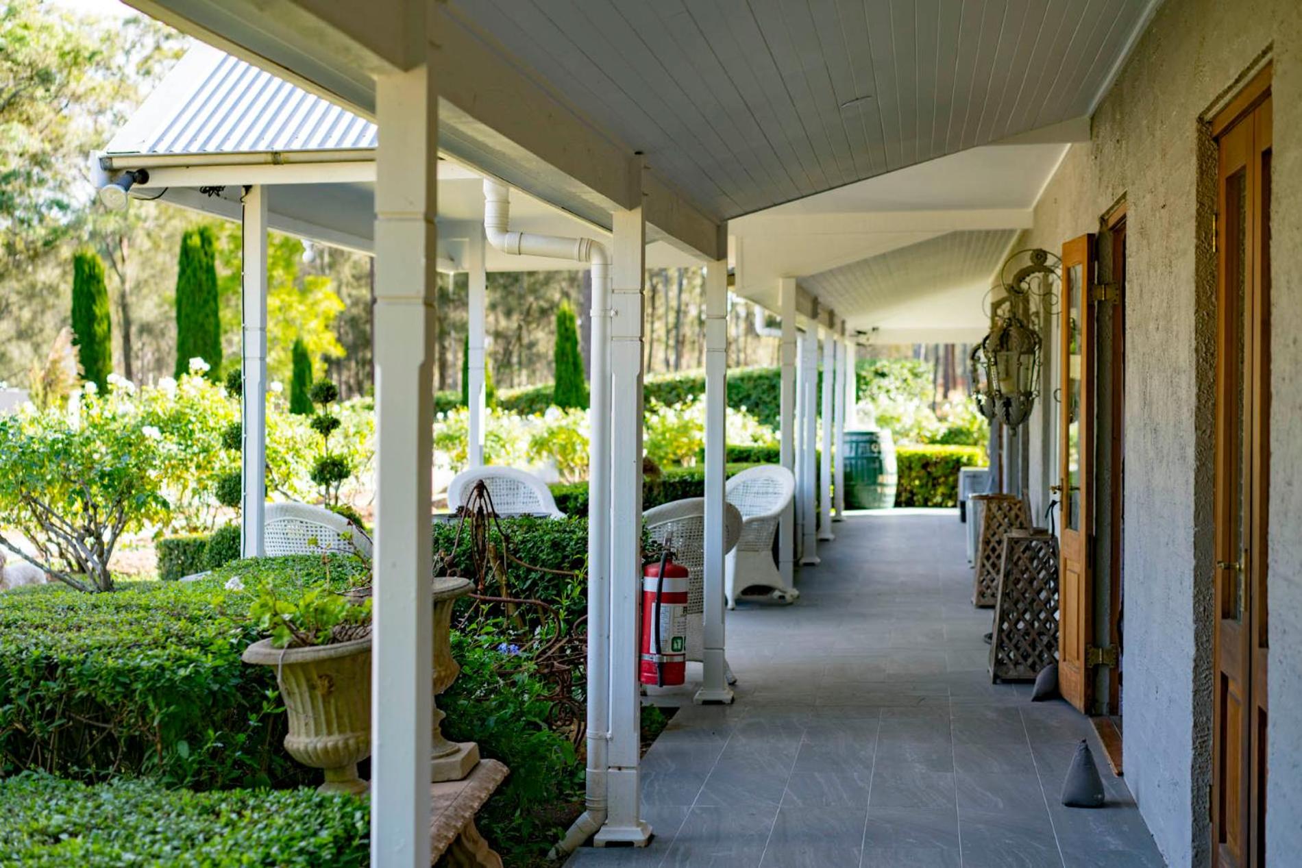 Thistle Hill Guesthouse - walk to many wineries and restaurants