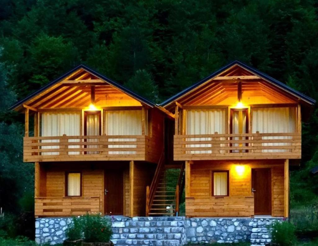 Villas Jezerca