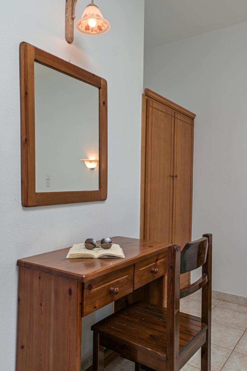 Alykes Studios & Suites