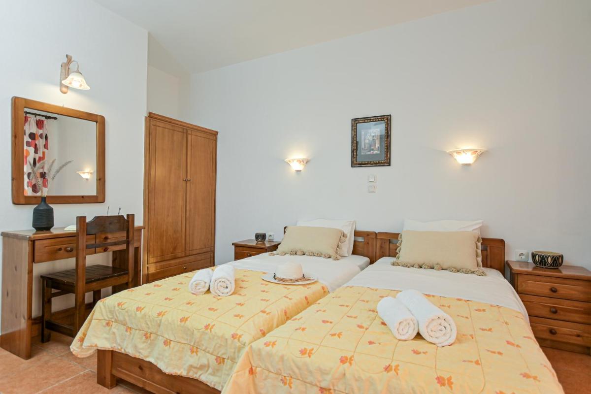 Alykes Studios & Suites