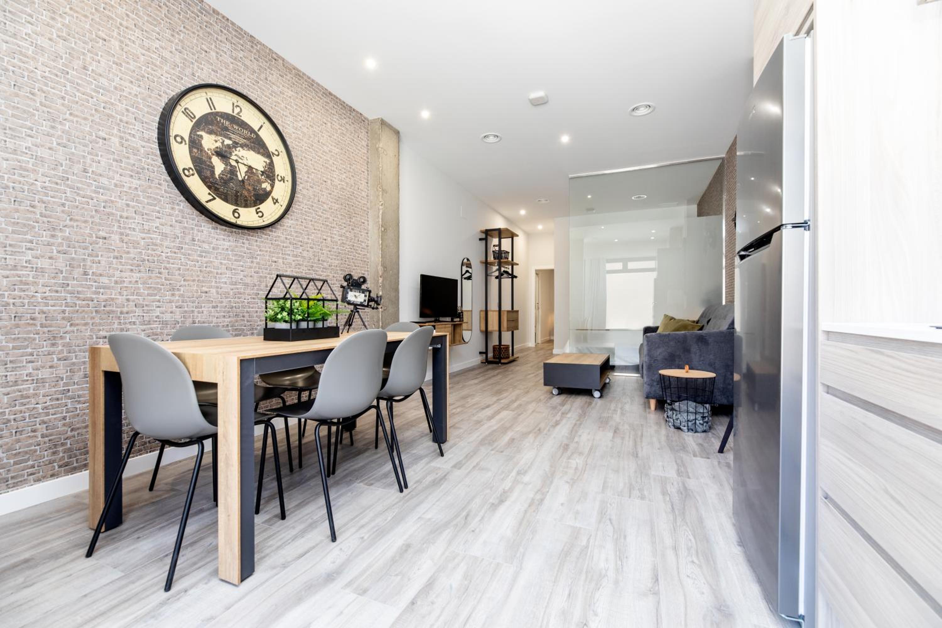 APARTAMENTOS AVENIDA DE AMERICA