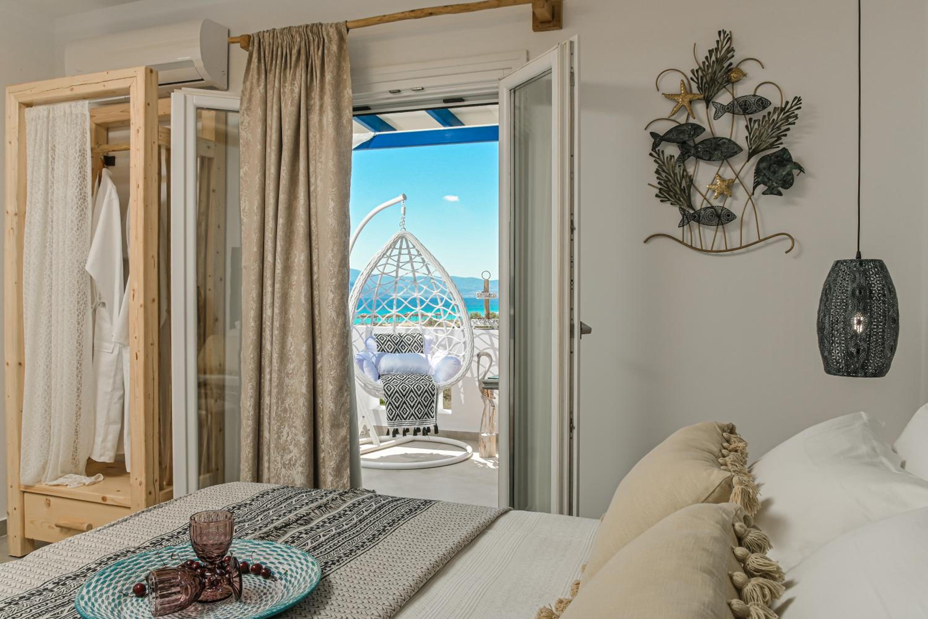 Alykes Studios & Suites