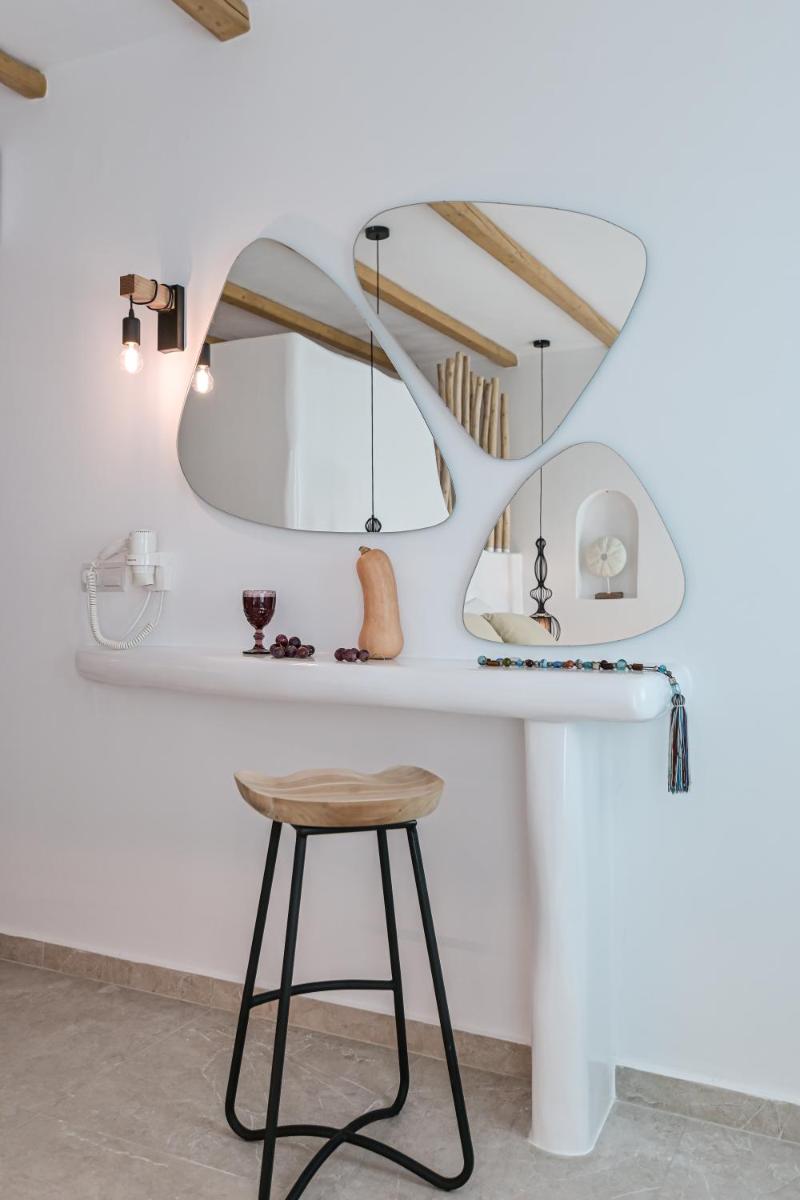Alykes Studios & Suites