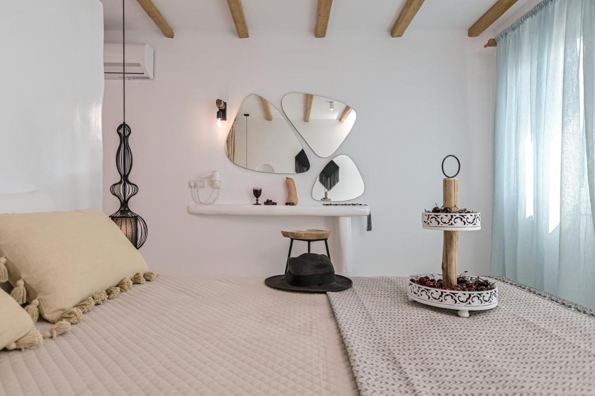 Alykes Studios & Suites