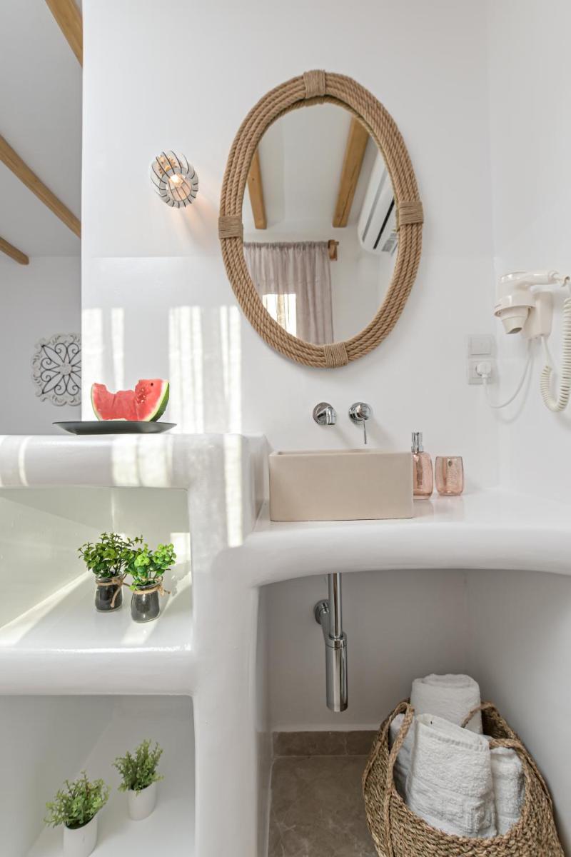 Alykes Studios & Suites