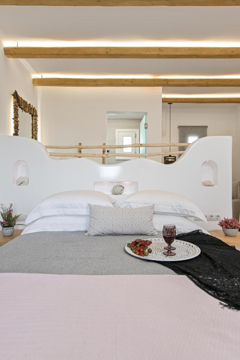 Alykes Studios & Suites