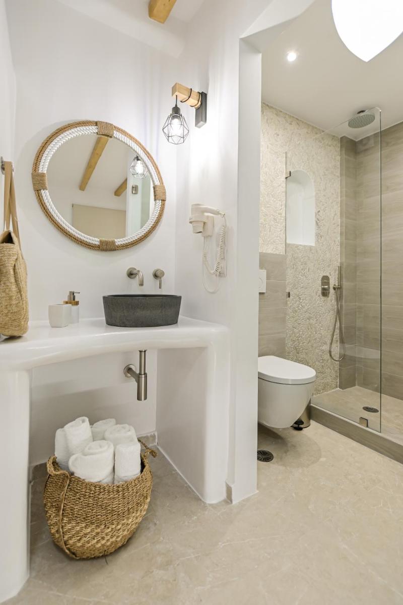 Alykes Studios & Suites