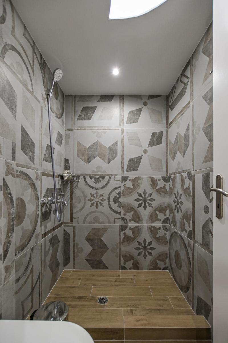 Alykes Studios & Suites