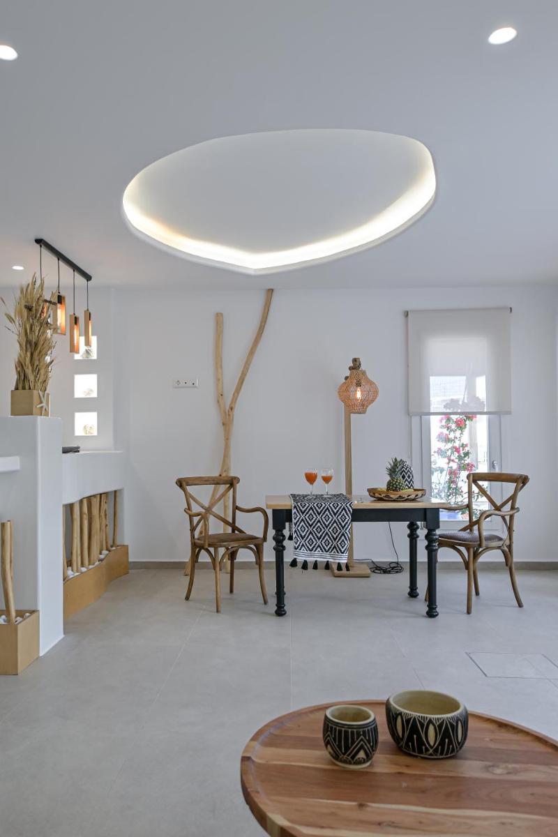Alykes Studios & Suites