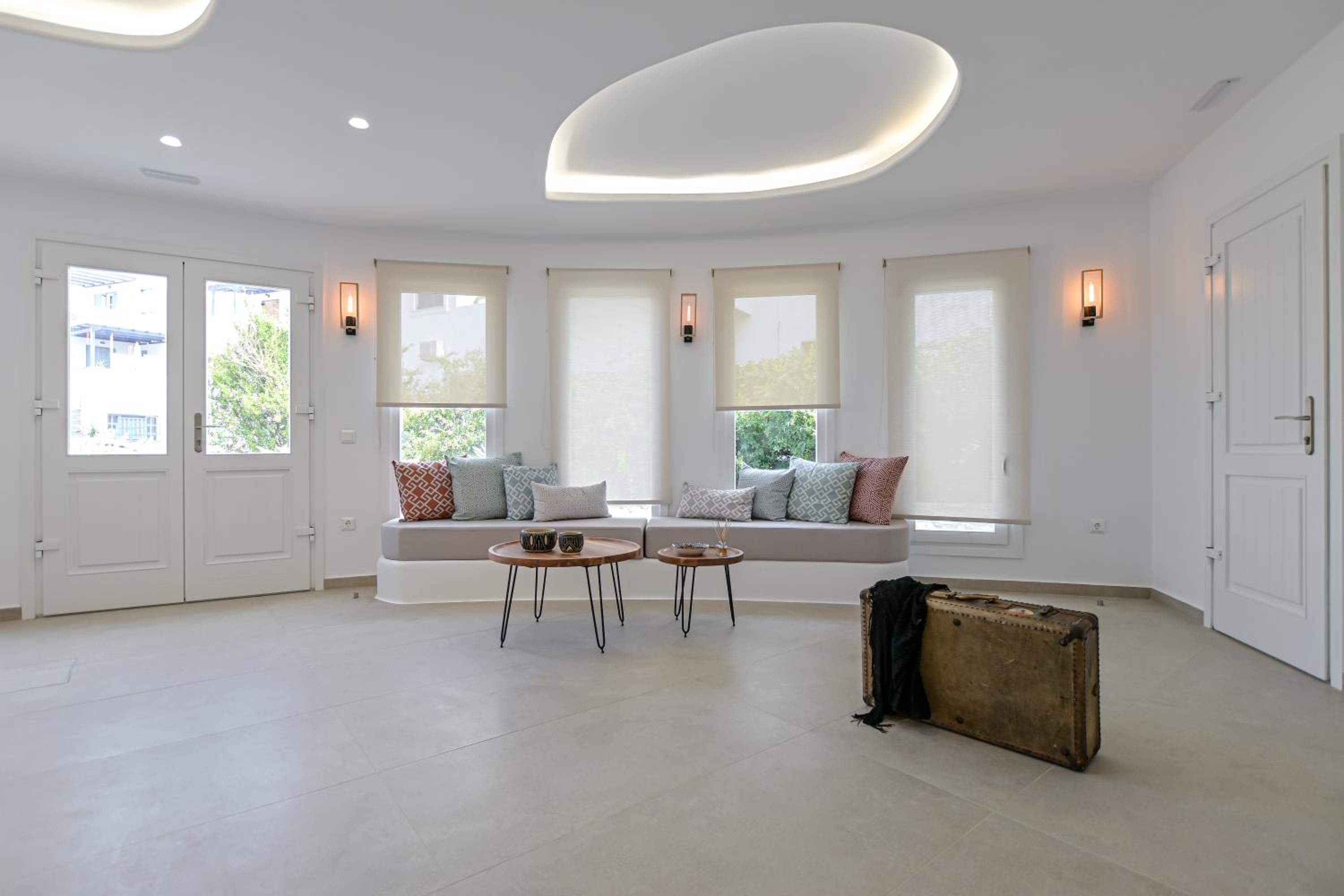 Alykes Studios & Suites