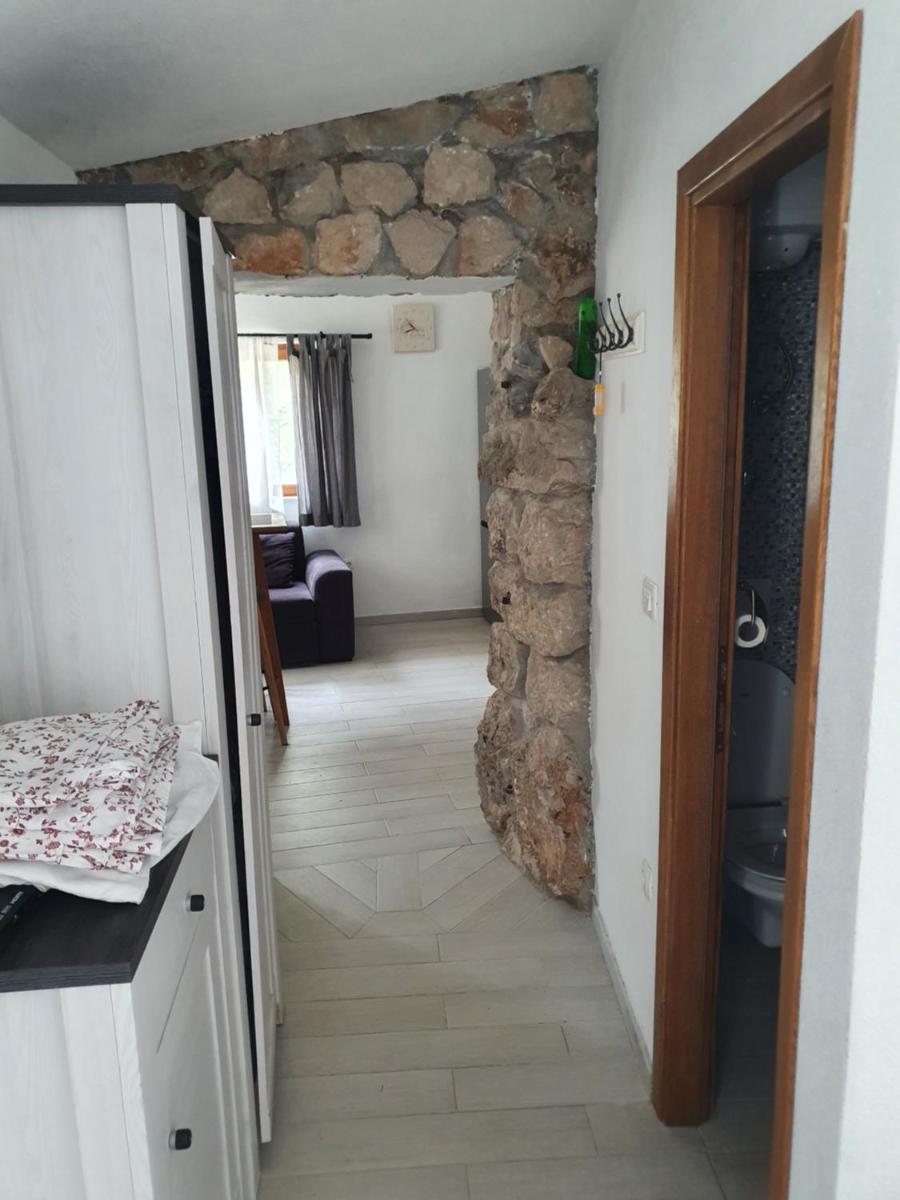 Villa Jerković-Secluded house with pool view 5