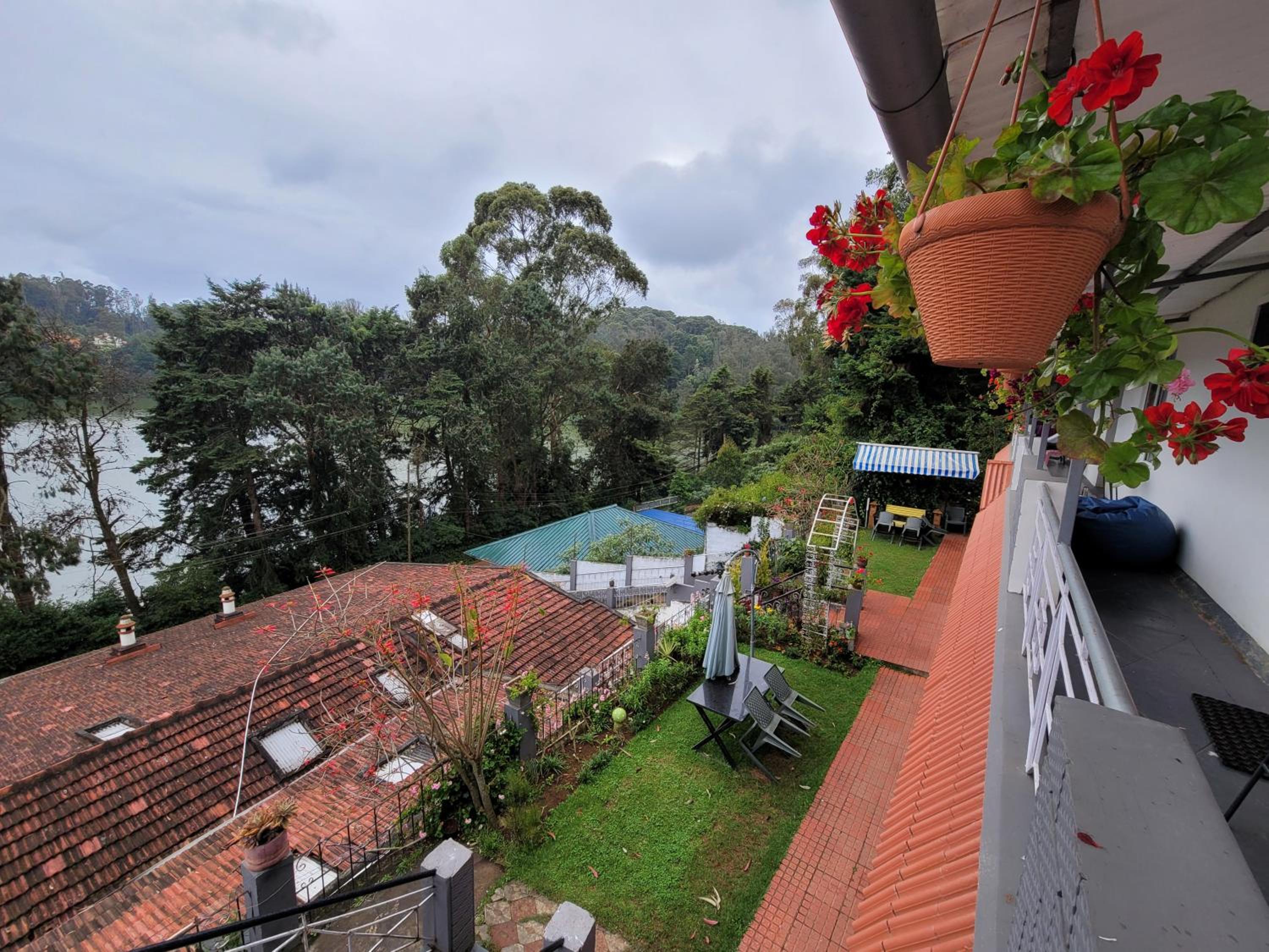 REFLECTIONS Guest House