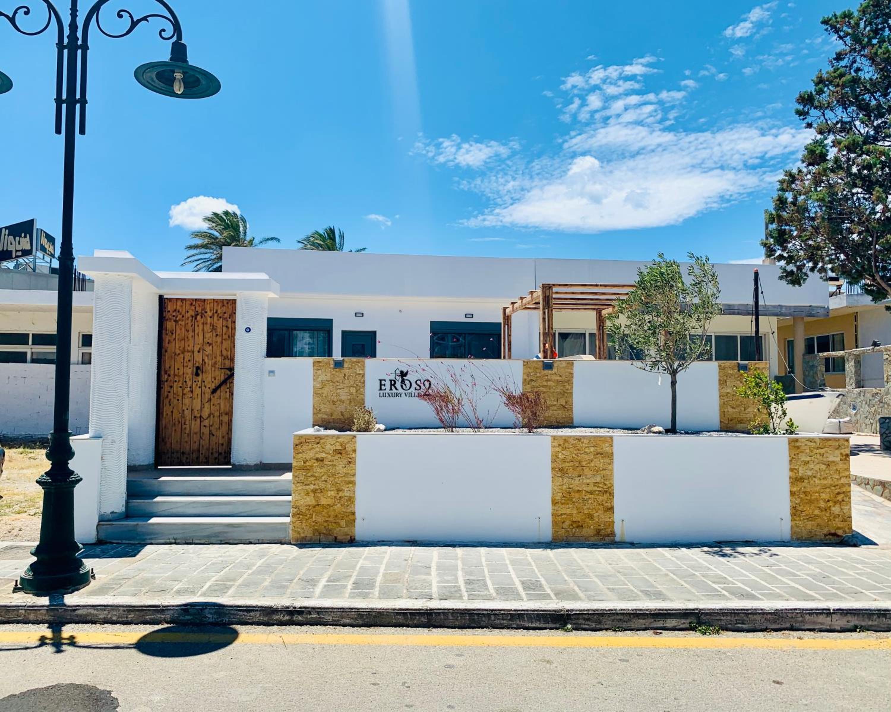 EROS LUX VILLE 2 photo 5