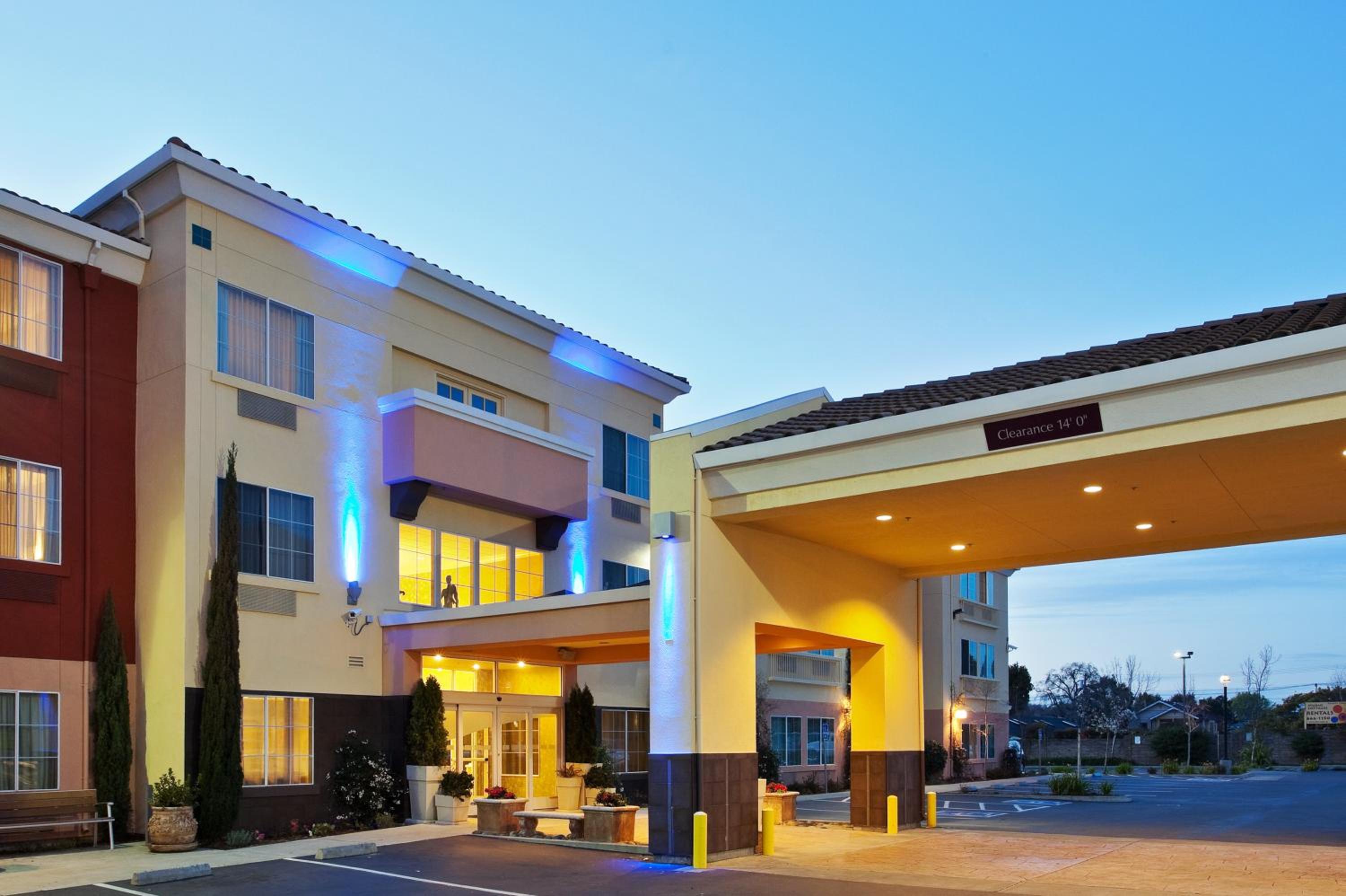 Hotel Holiday Inn Express & Suites Berkeley By Ihg
