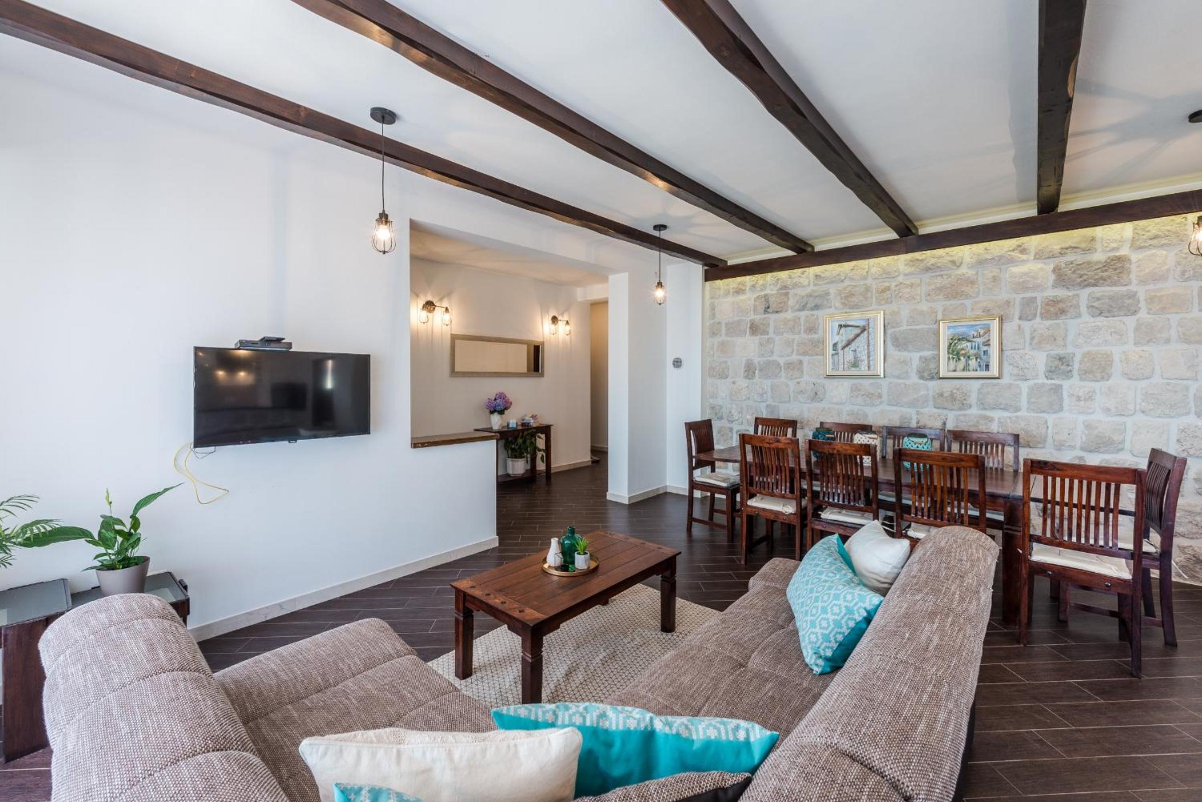 Apartments Villa Made 4U