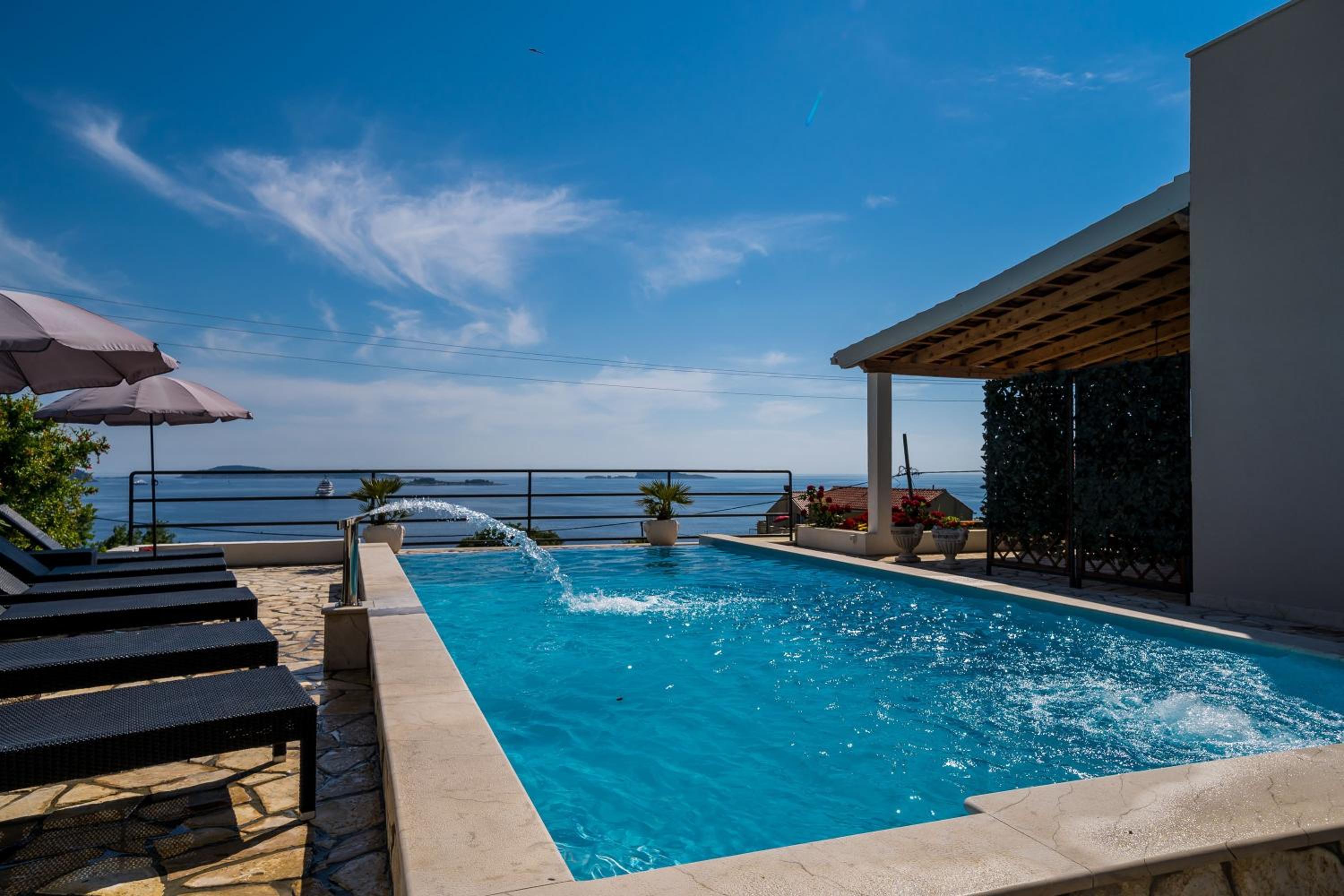 Apartments Villa Made 4U
