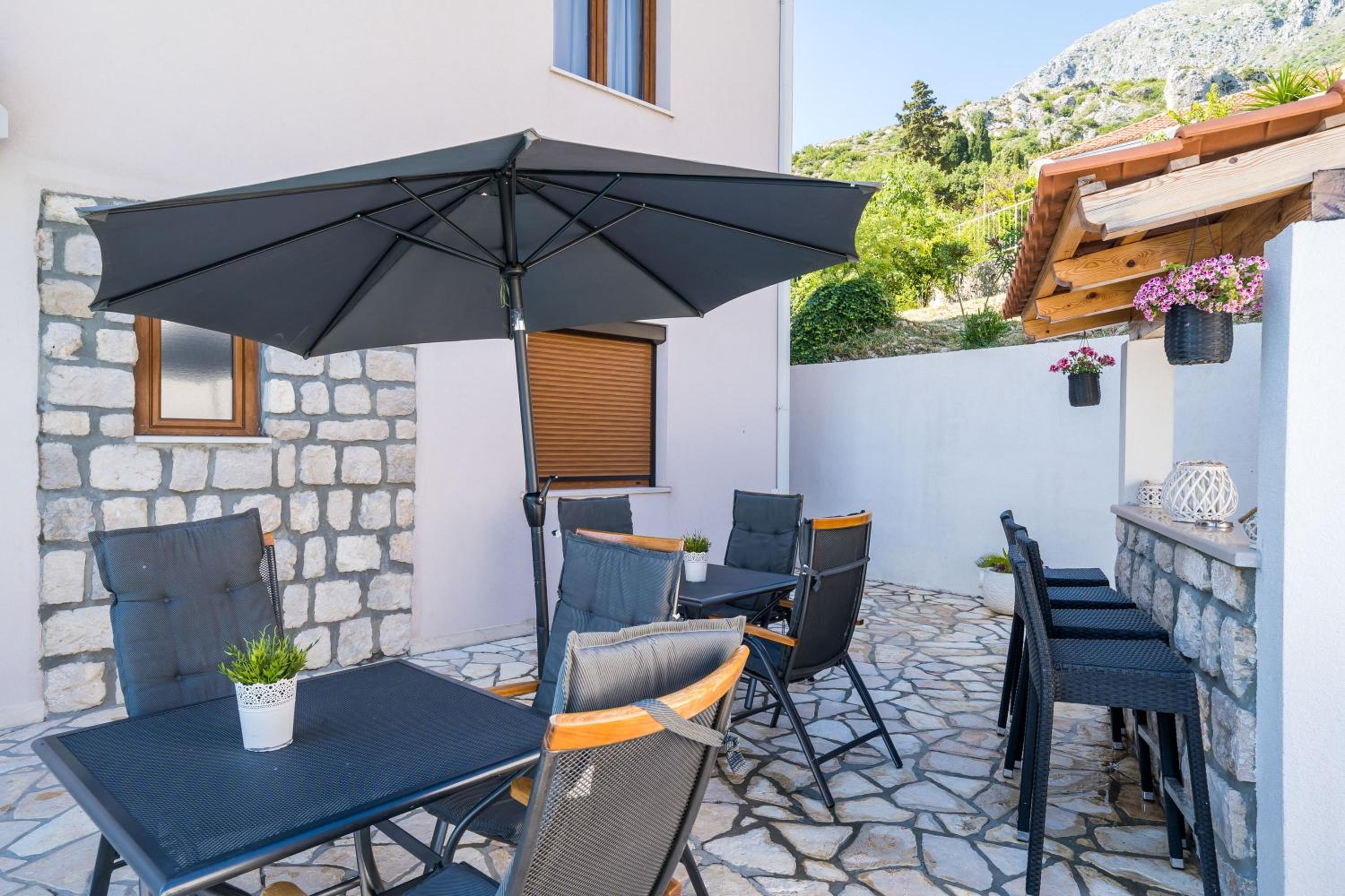 Apartments Villa Made 4U