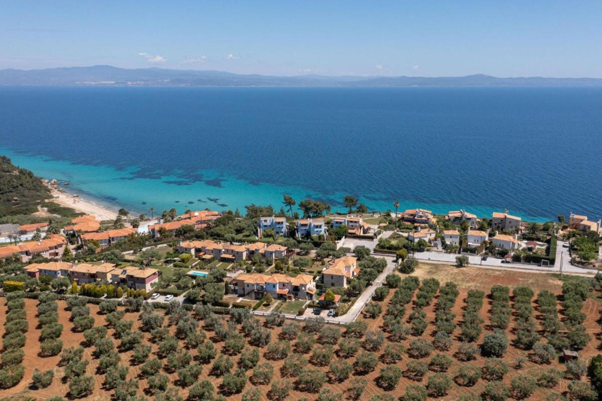 #FLH - Rastoni Retreats view 3