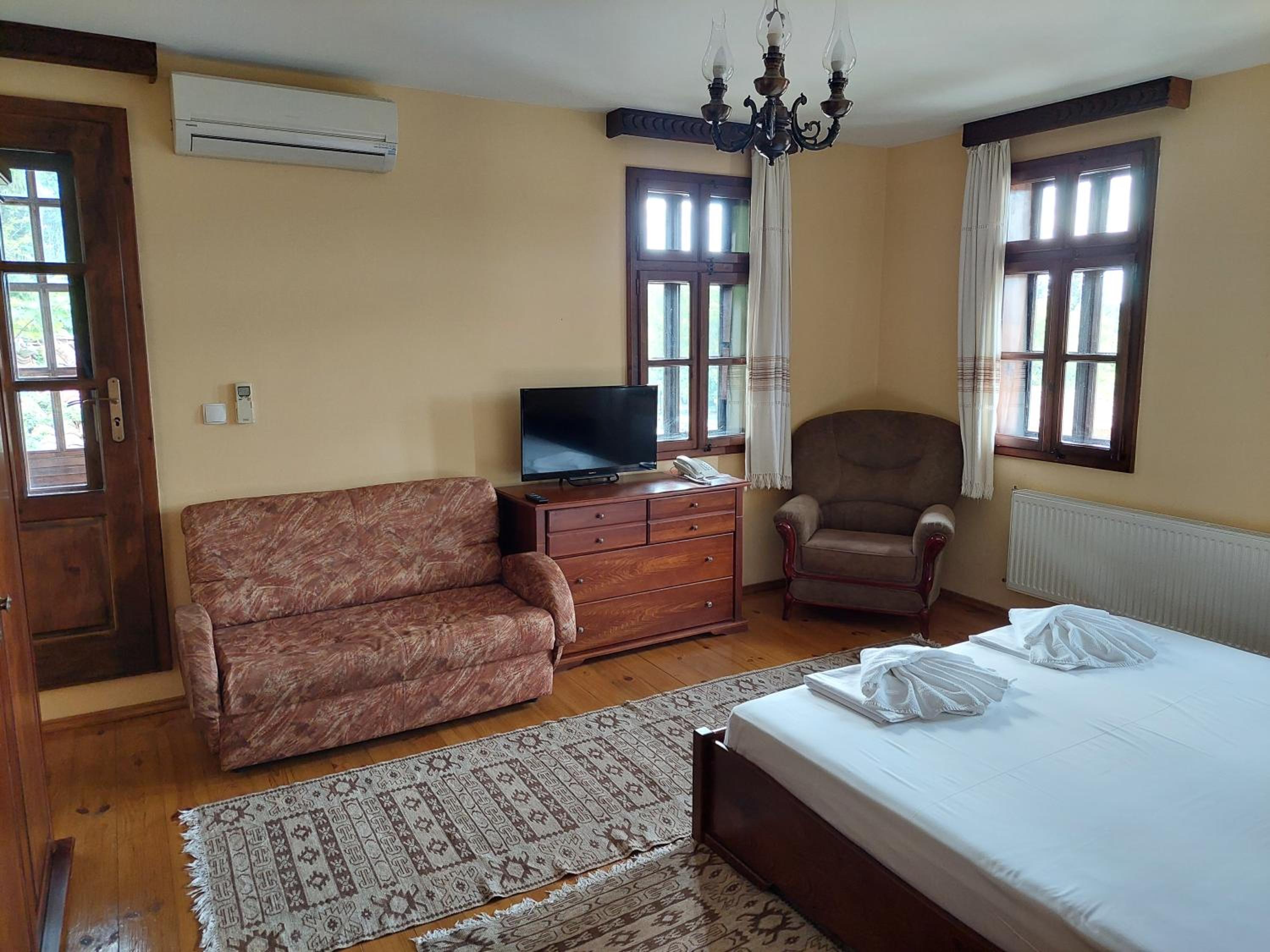 Guest Rooms Cheshmata