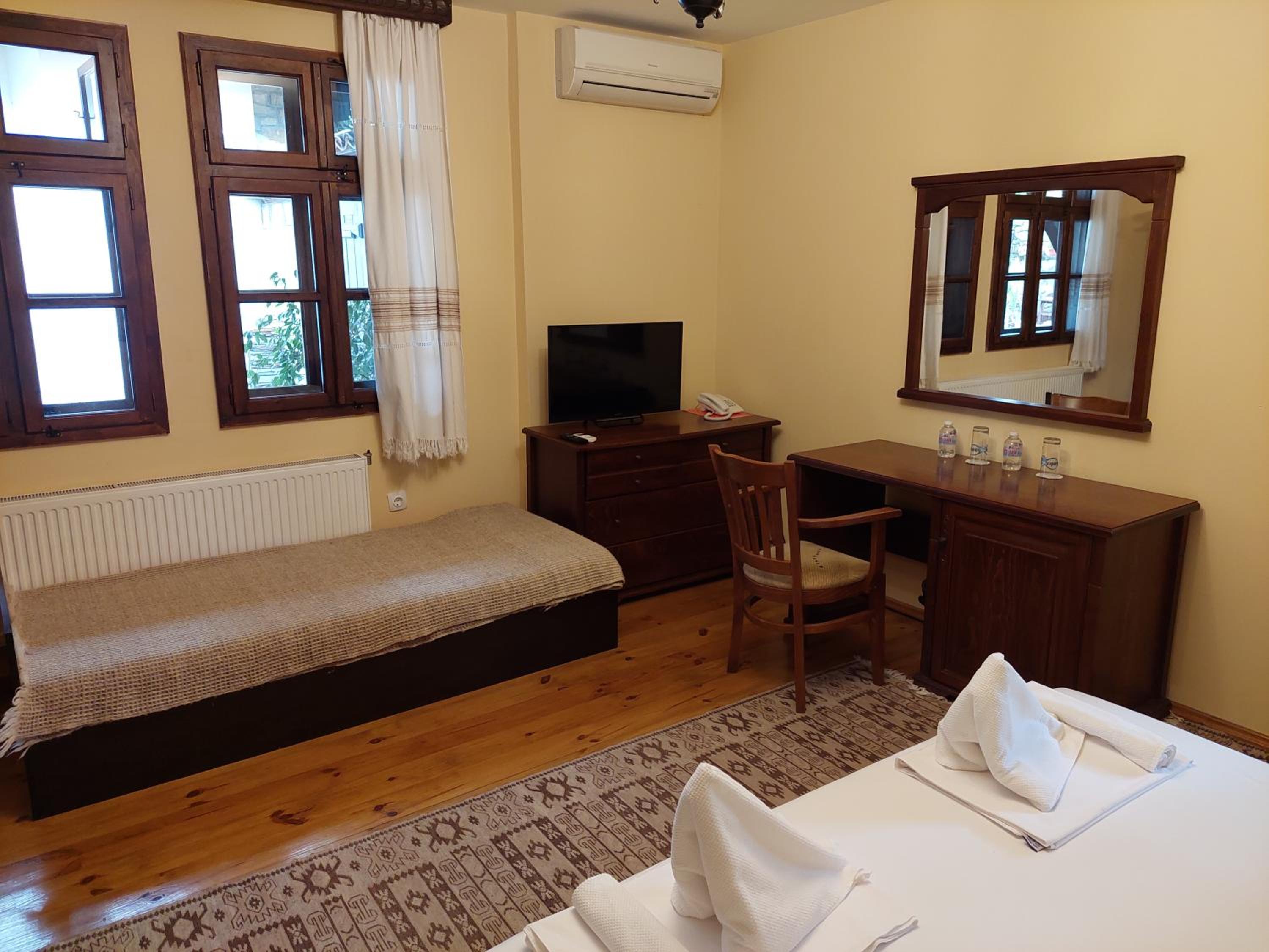 Guest Rooms Cheshmata