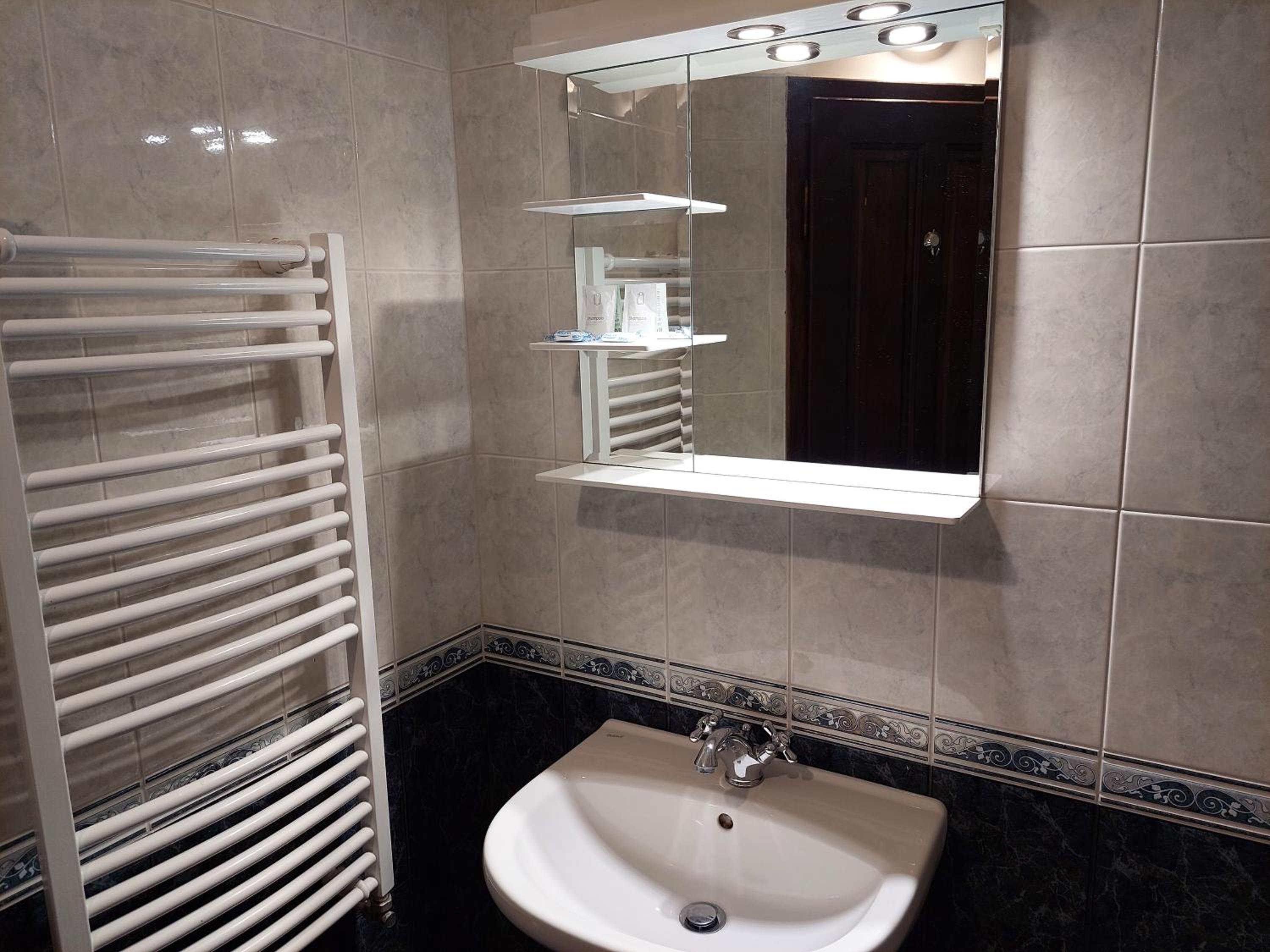 Guest Rooms Cheshmata