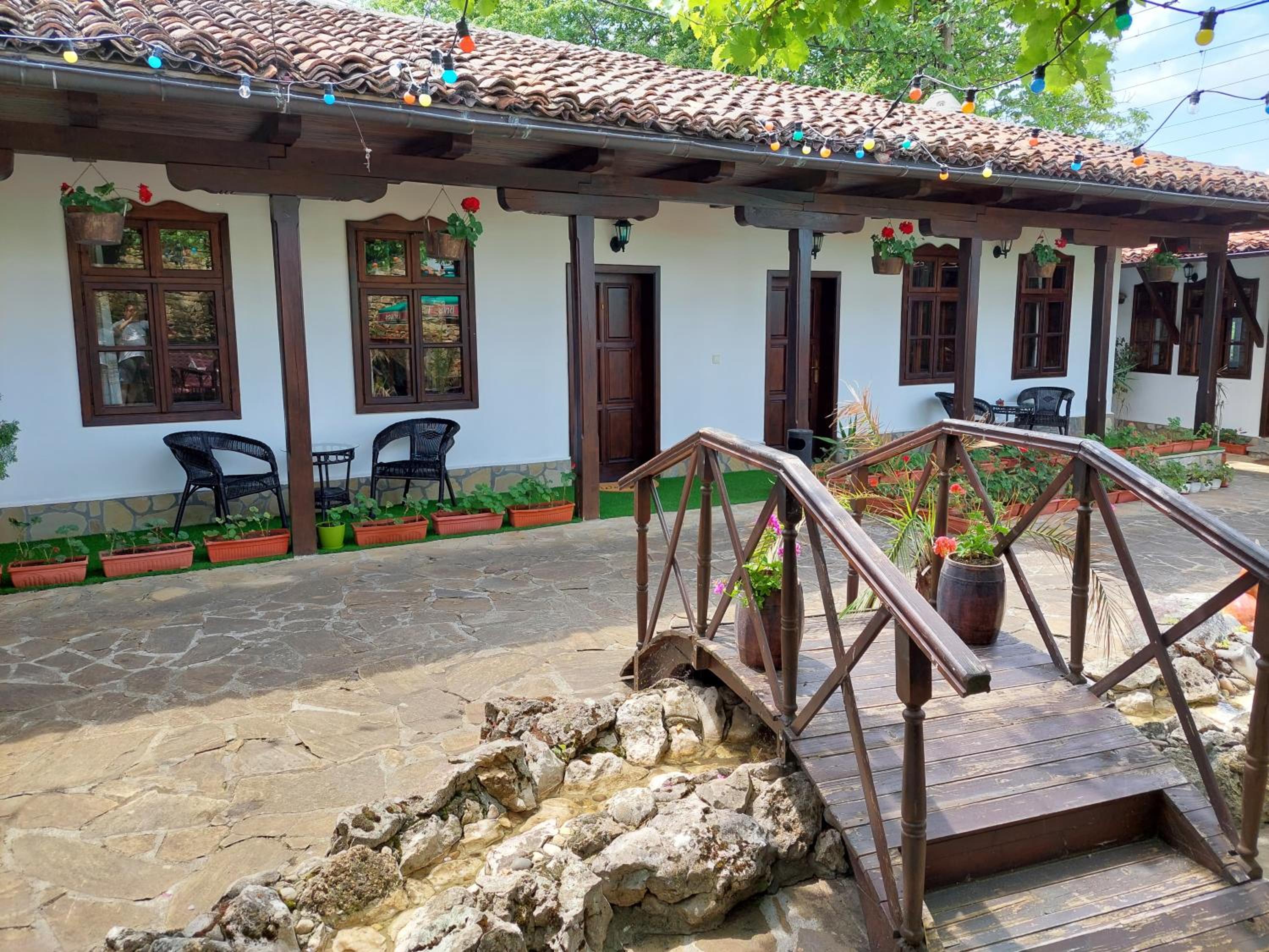 Guest Rooms Cheshmata