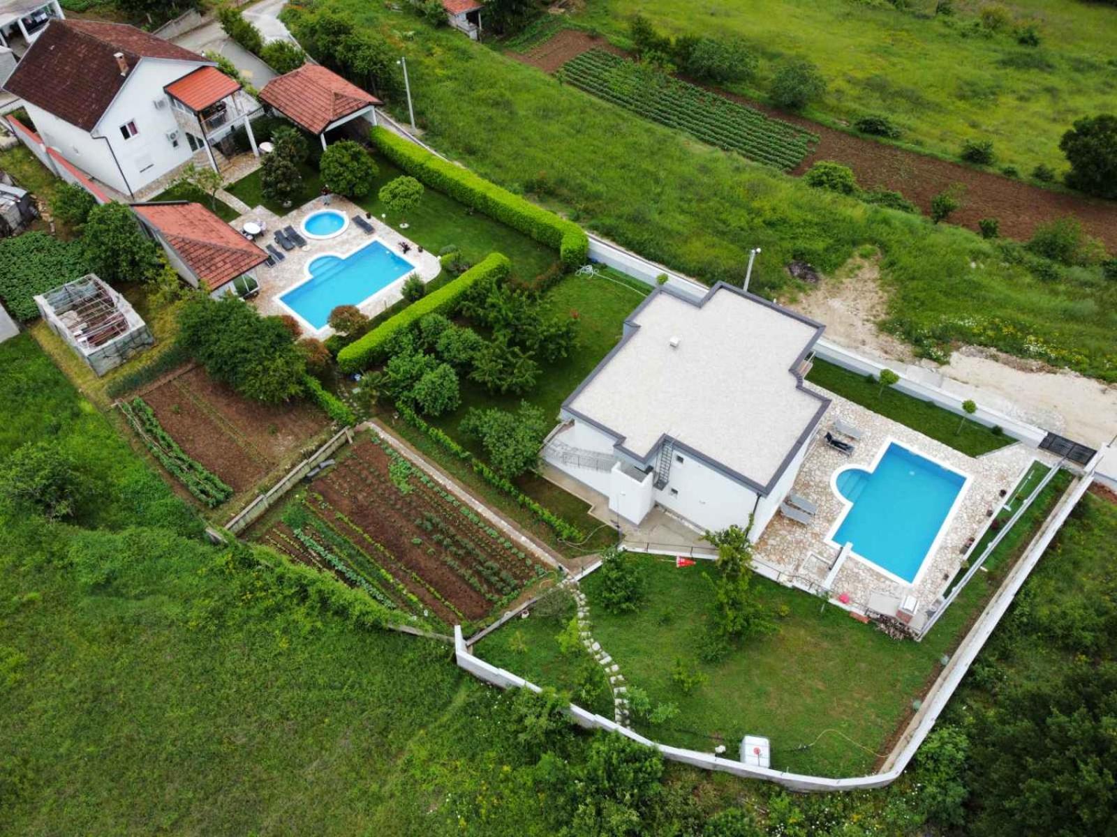 Sunny Apartment with swimming pool Stolac view 2