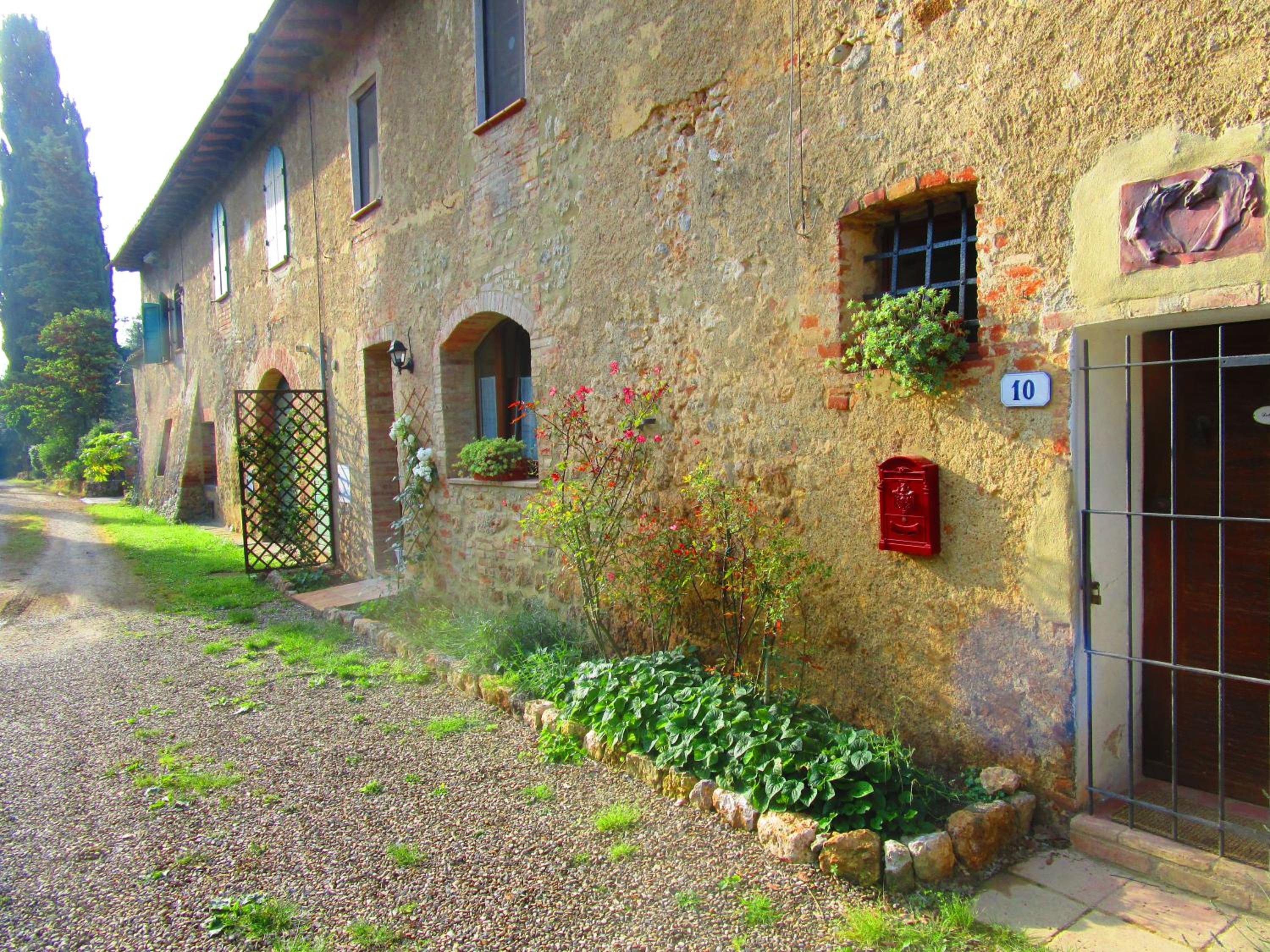 Il Mandorlo di Monteriggioni view 2