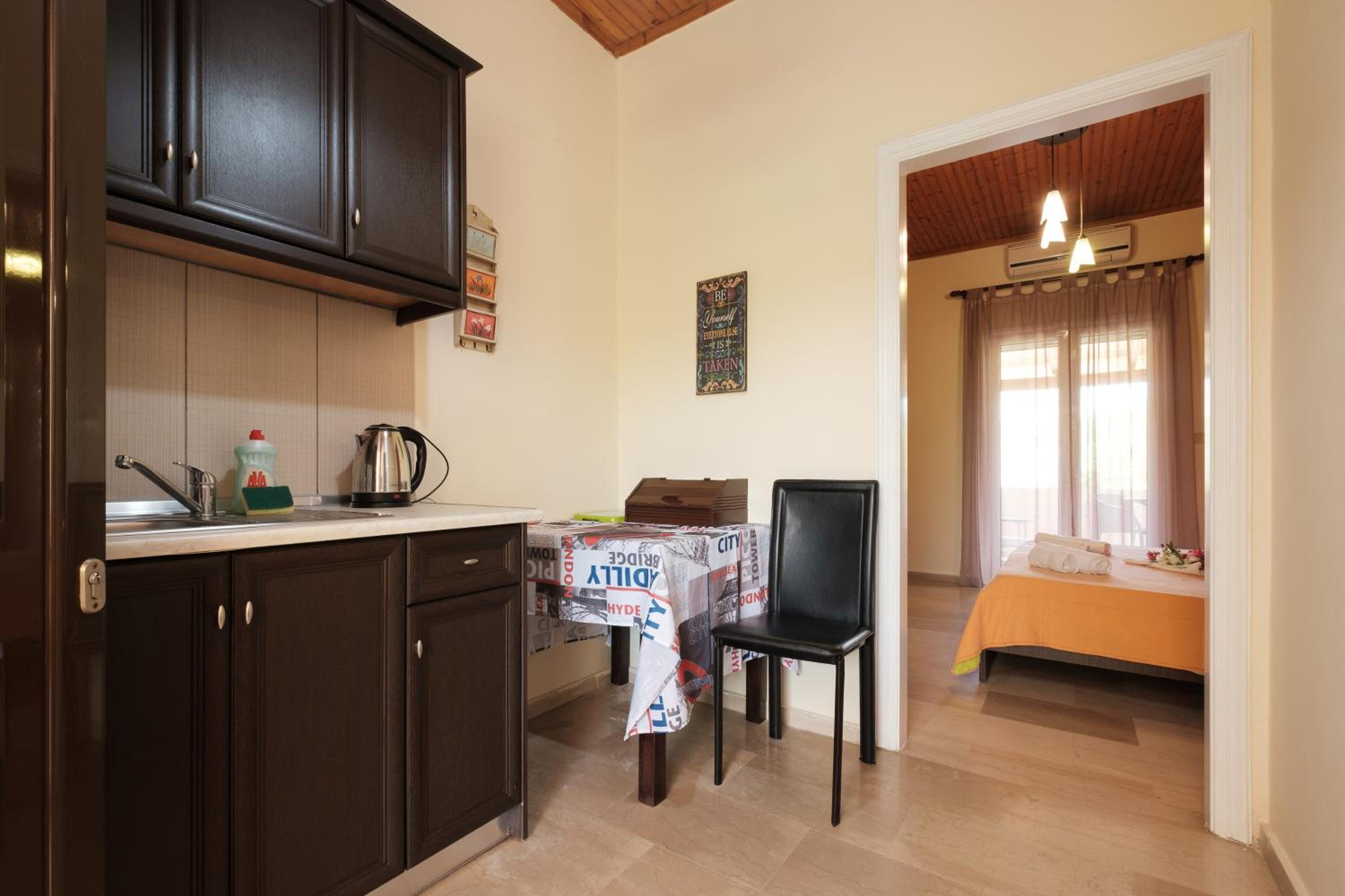 Erifili Apartments