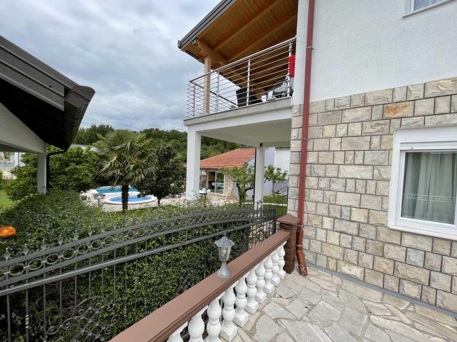 Sunny Apartment with swimming pool Stolac view 4