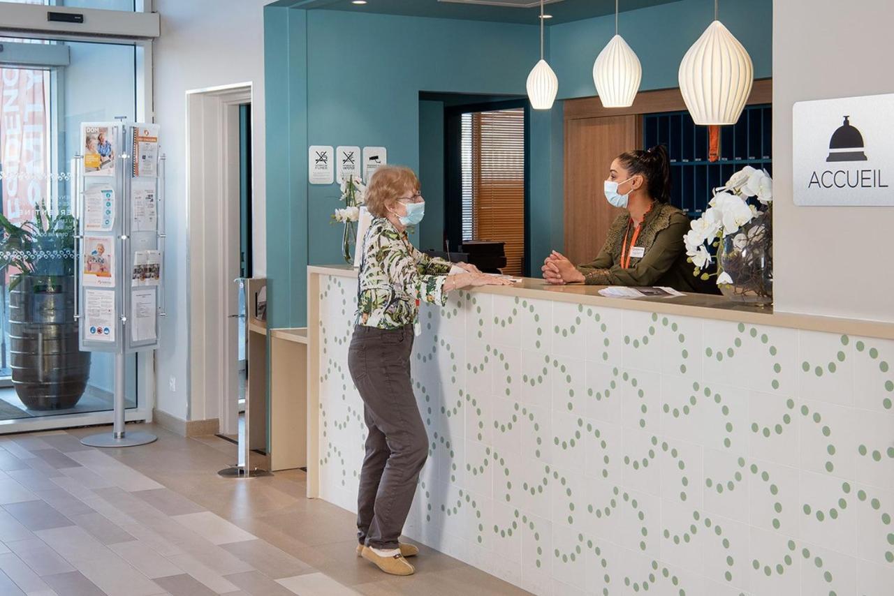 hotel reception
