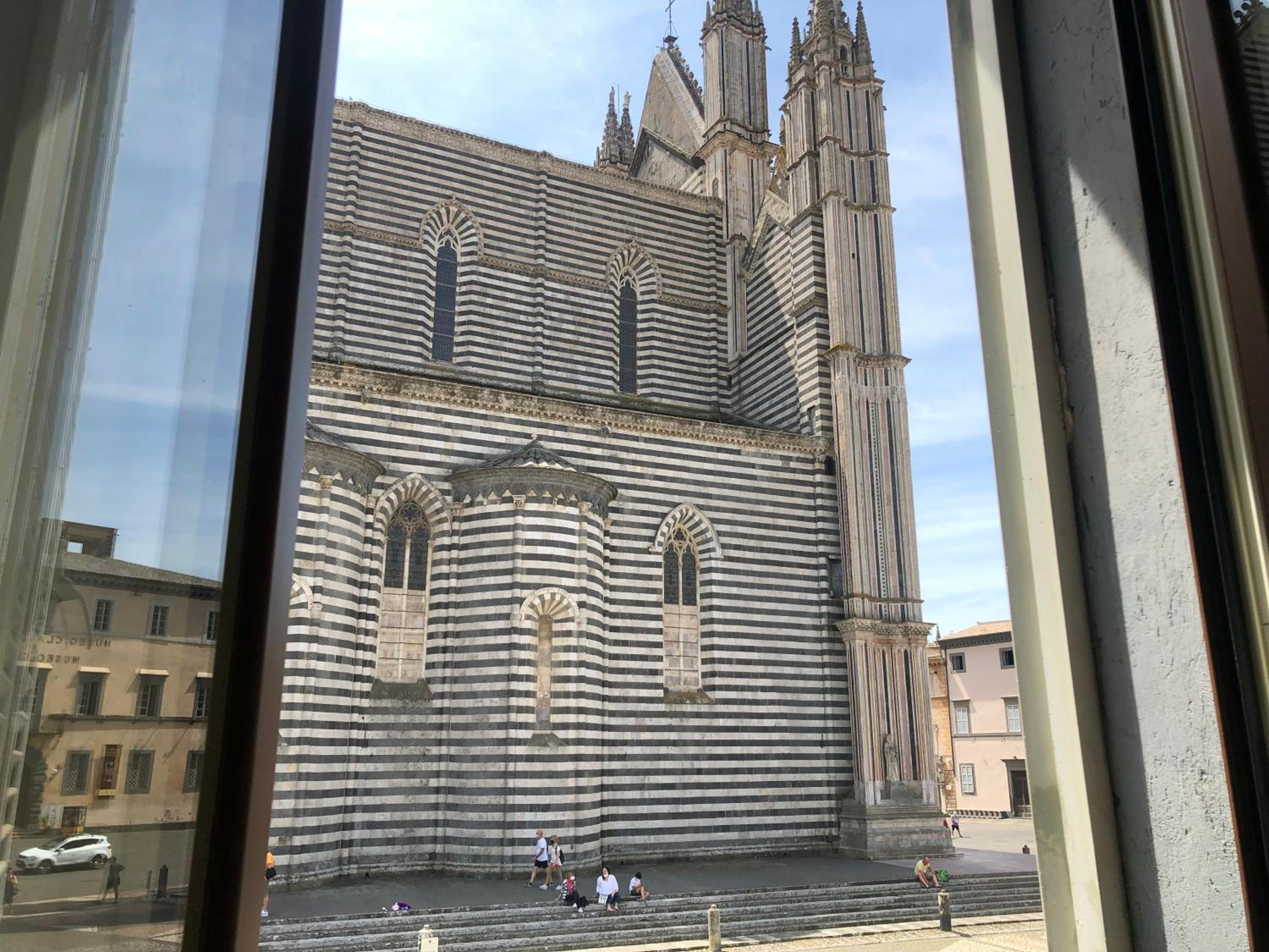 Photo 32