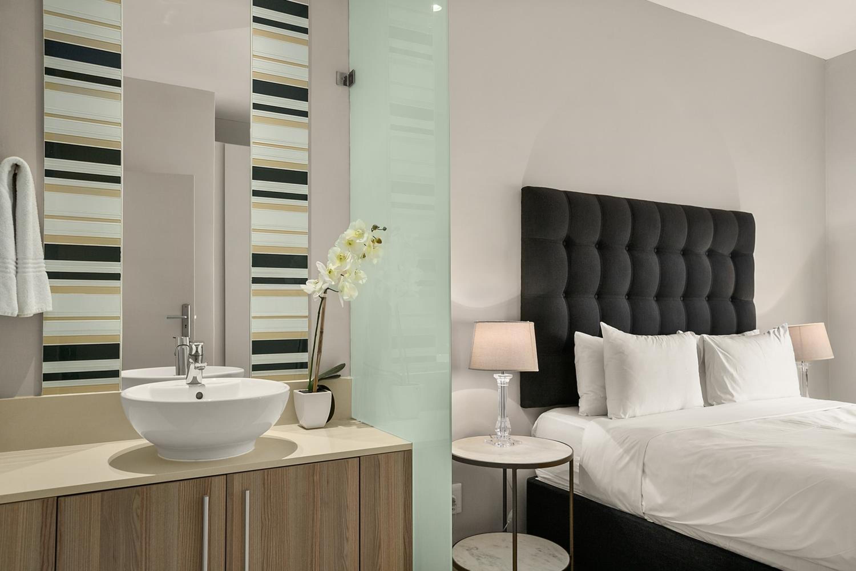 Easy Stay - The Tyrwhitt Rosebank