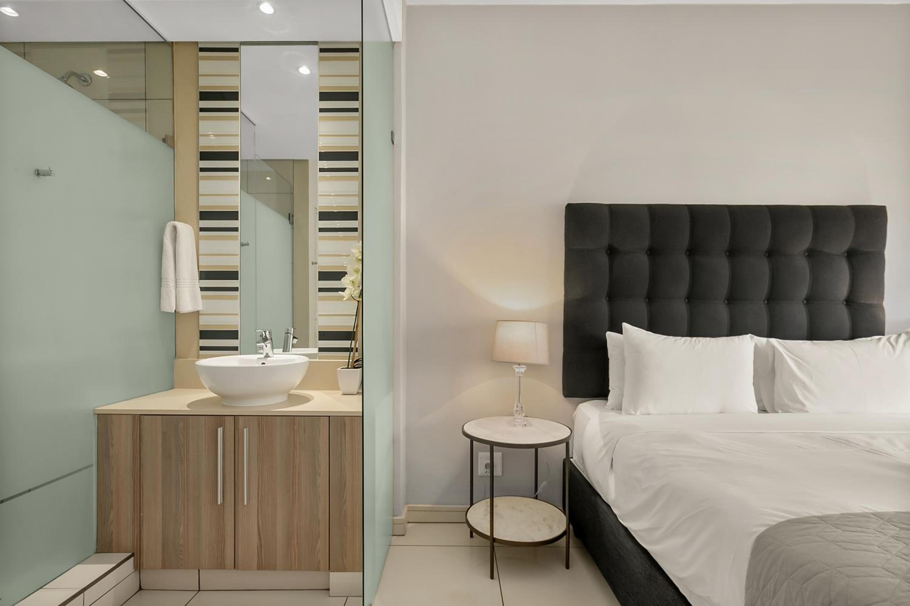 Easy Stay - The Tyrwhitt Rosebank