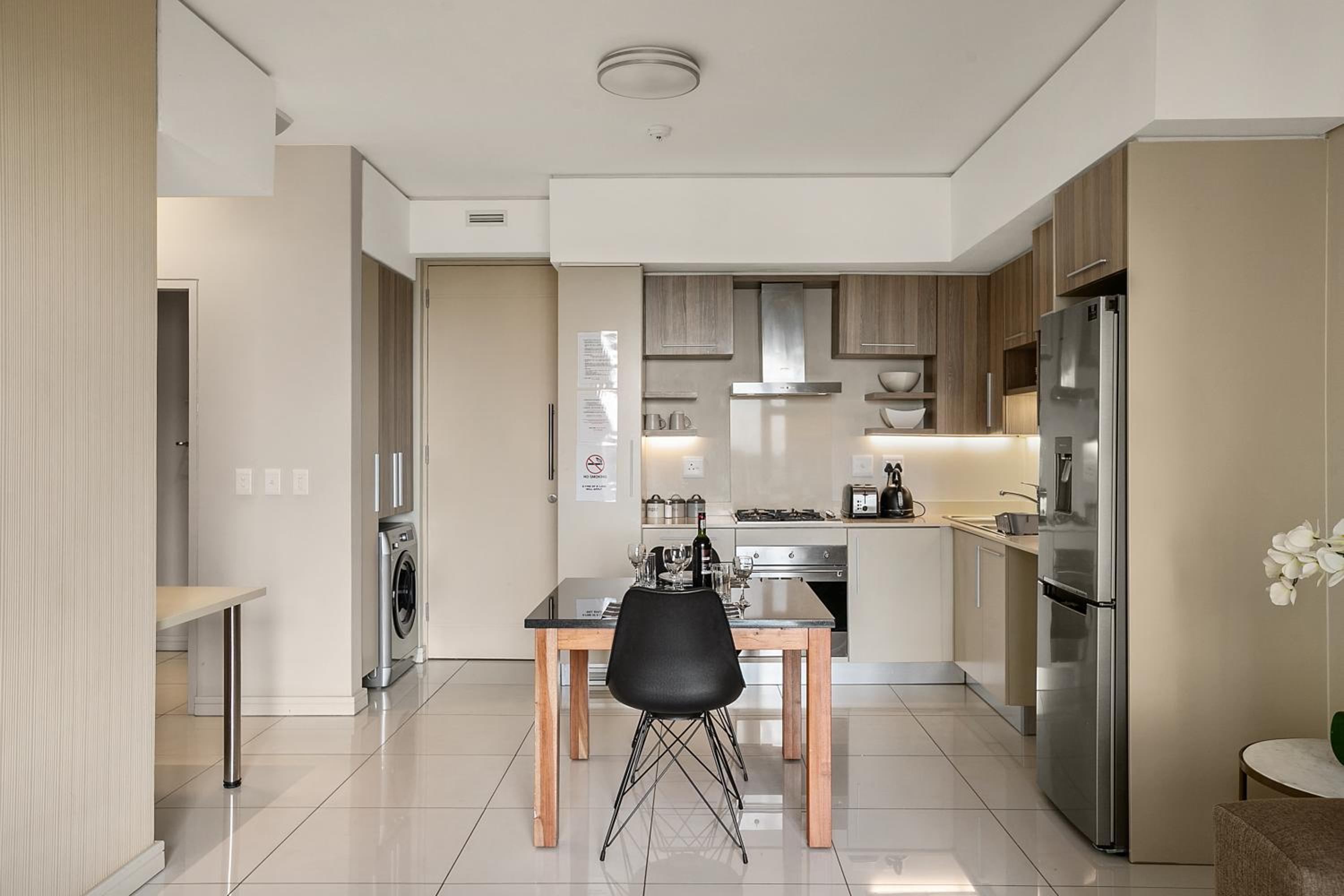 Easy Stay - The Tyrwhitt Rosebank