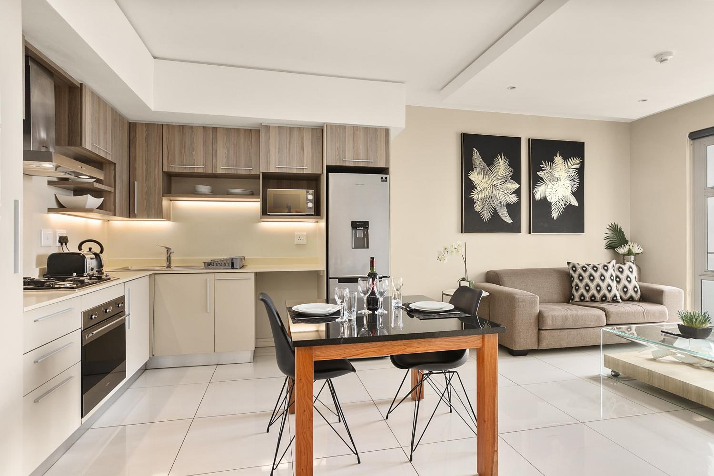 Easy Stay - The Tyrwhitt Rosebank