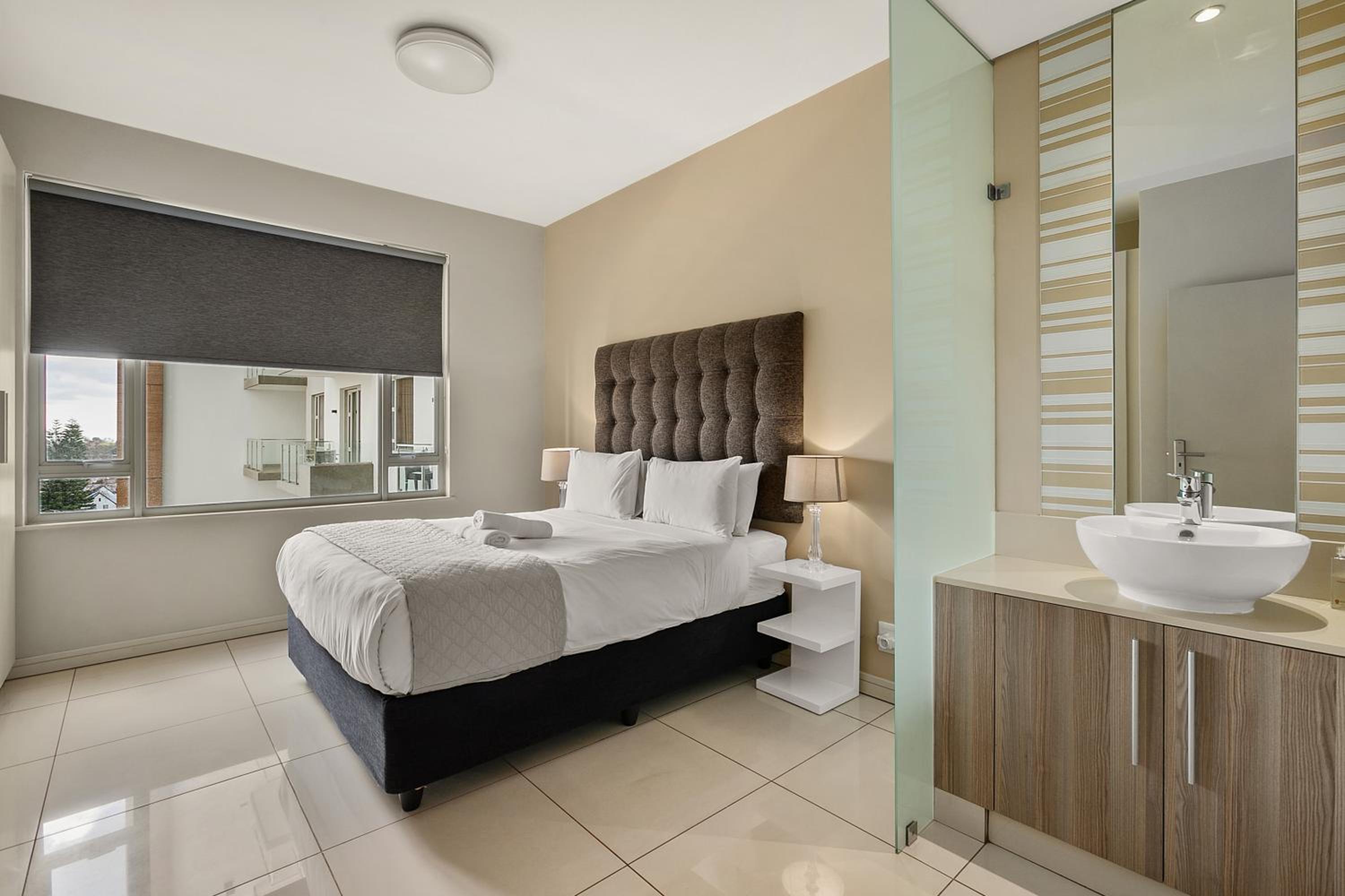 Easy Stay - The Tyrwhitt Rosebank